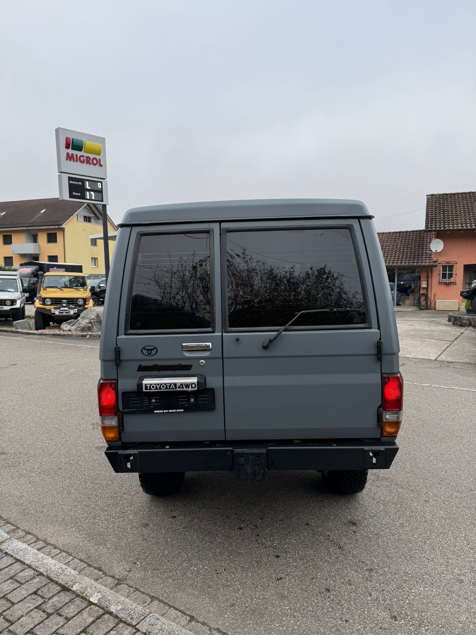 TOYOTA Land Cruiser 400 Hdt Long 4.2D-image-3