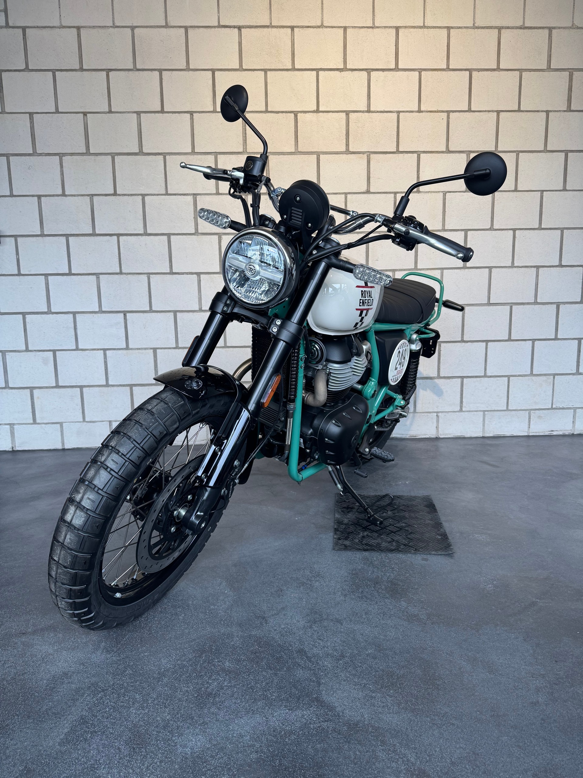 ROYAL ENFIELD BEAR 650-image-2