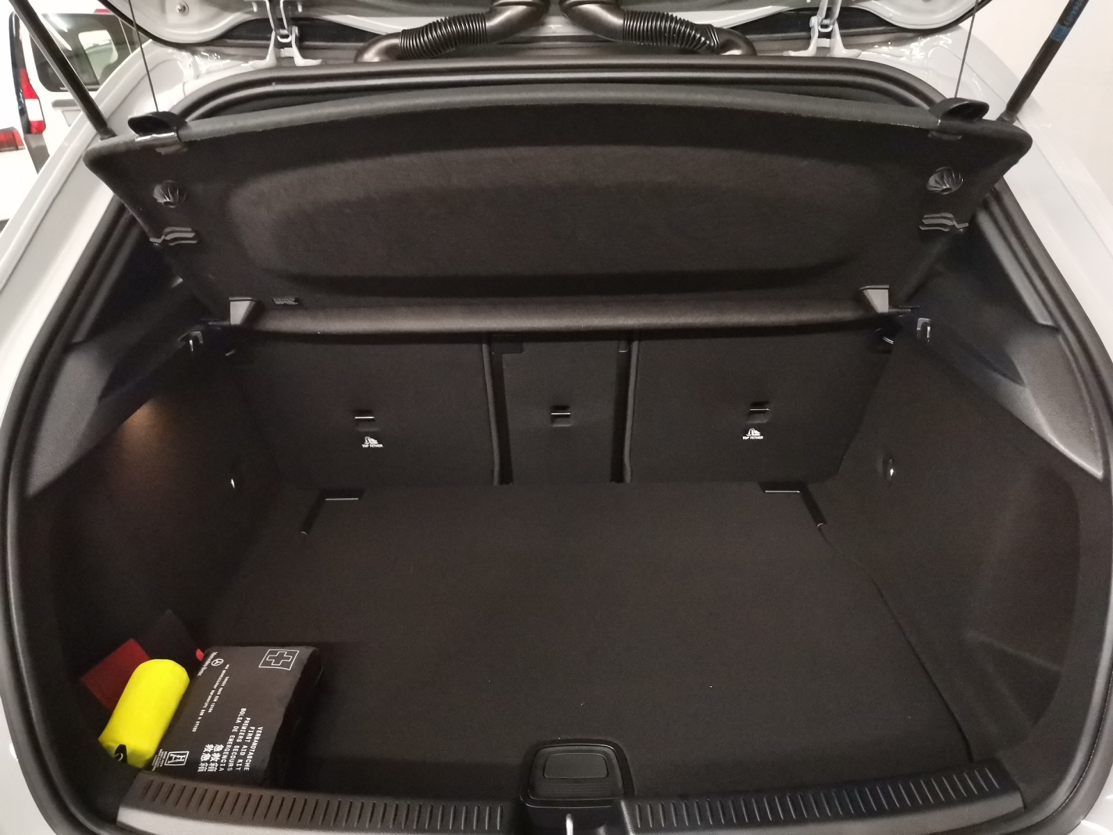 MERCEDES-BENZ AMG A 35 4Matic-image-10