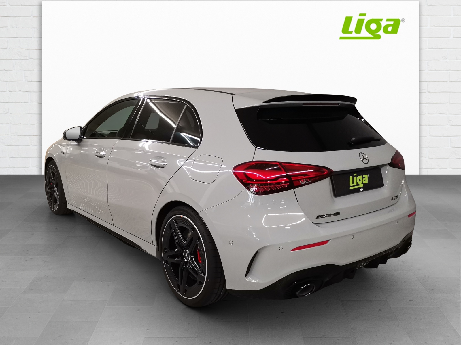 MERCEDES-BENZ AMG A 35 4Matic-showroom-element-3