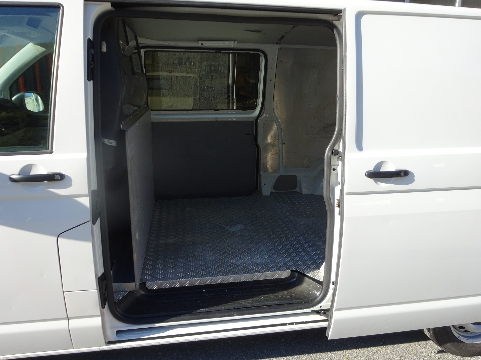 VW T6 2.0 TDI 4Motion-image-7