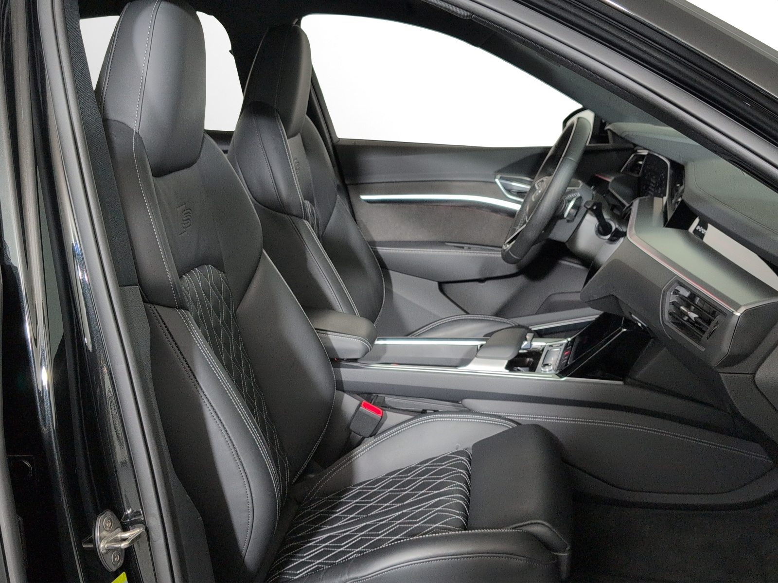 AUDI e-tron 55 Sportback S Line Black Edition quattro-image-6