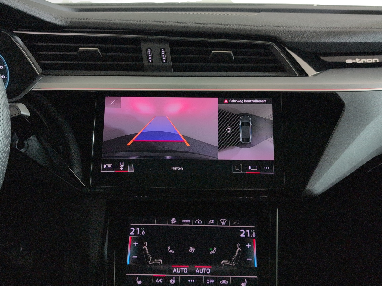 AUDI e-tron 55 Sportback S Line Black Edition quattro-image-11
