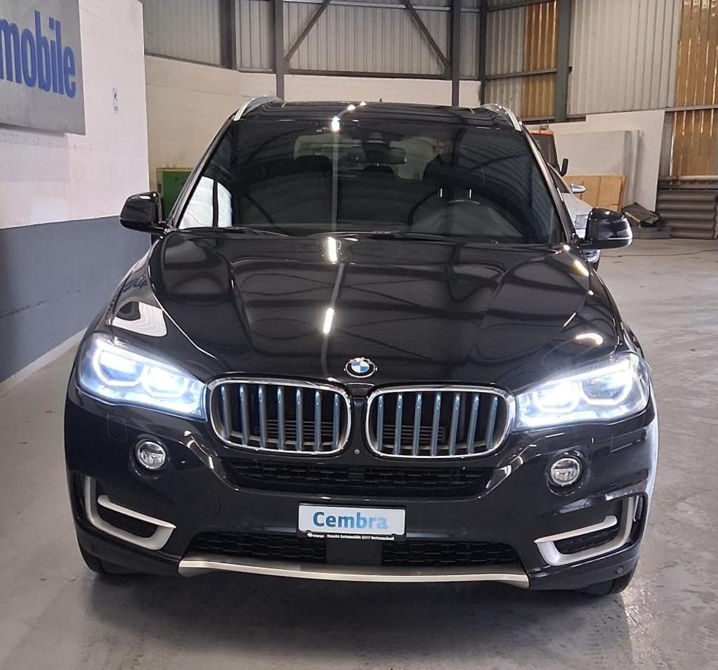 BMW X5 40e xDrive paddles-showroom-element-1