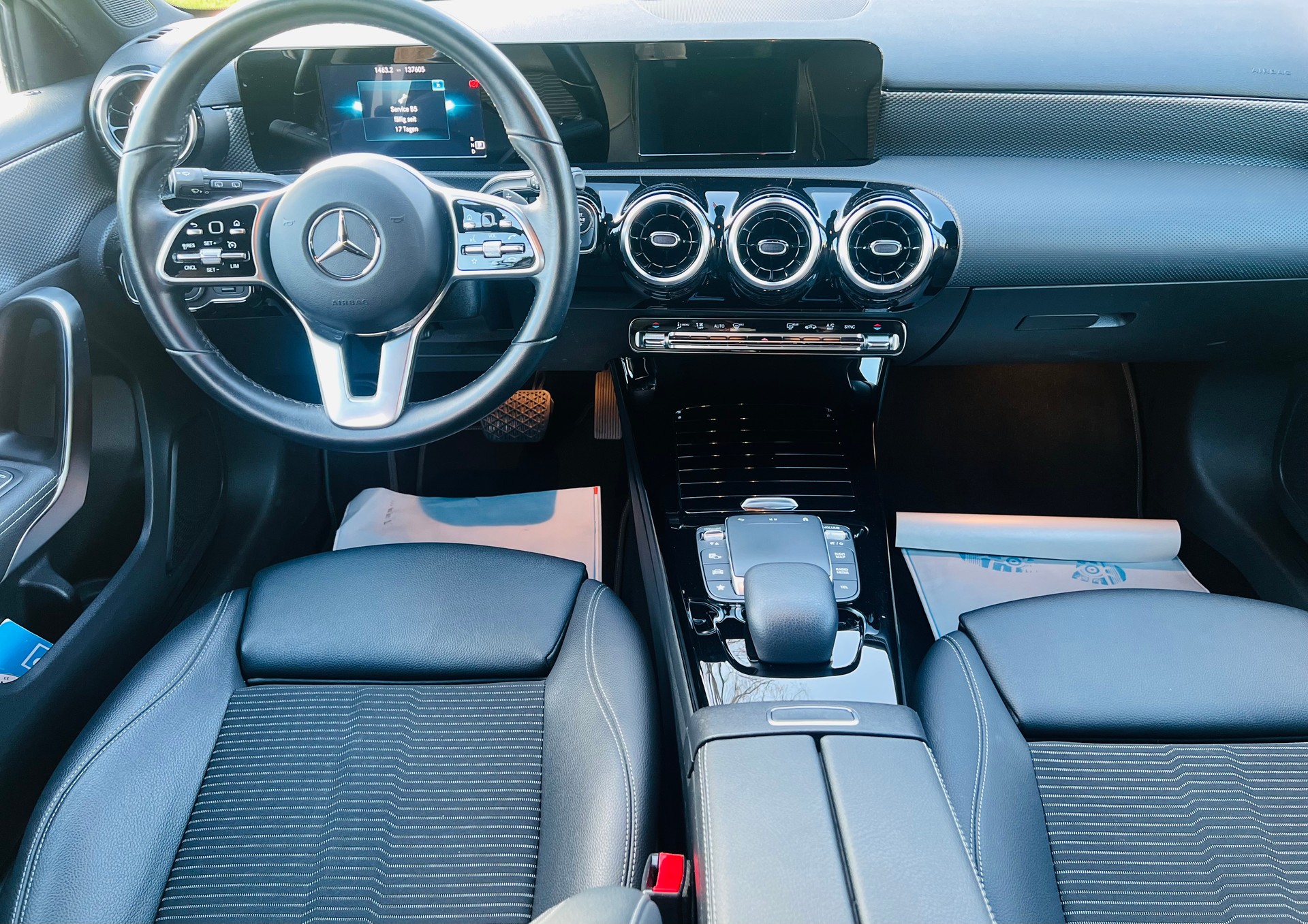 MERCEDES-BENZ A 180 d Style 8G-DCT-image-13