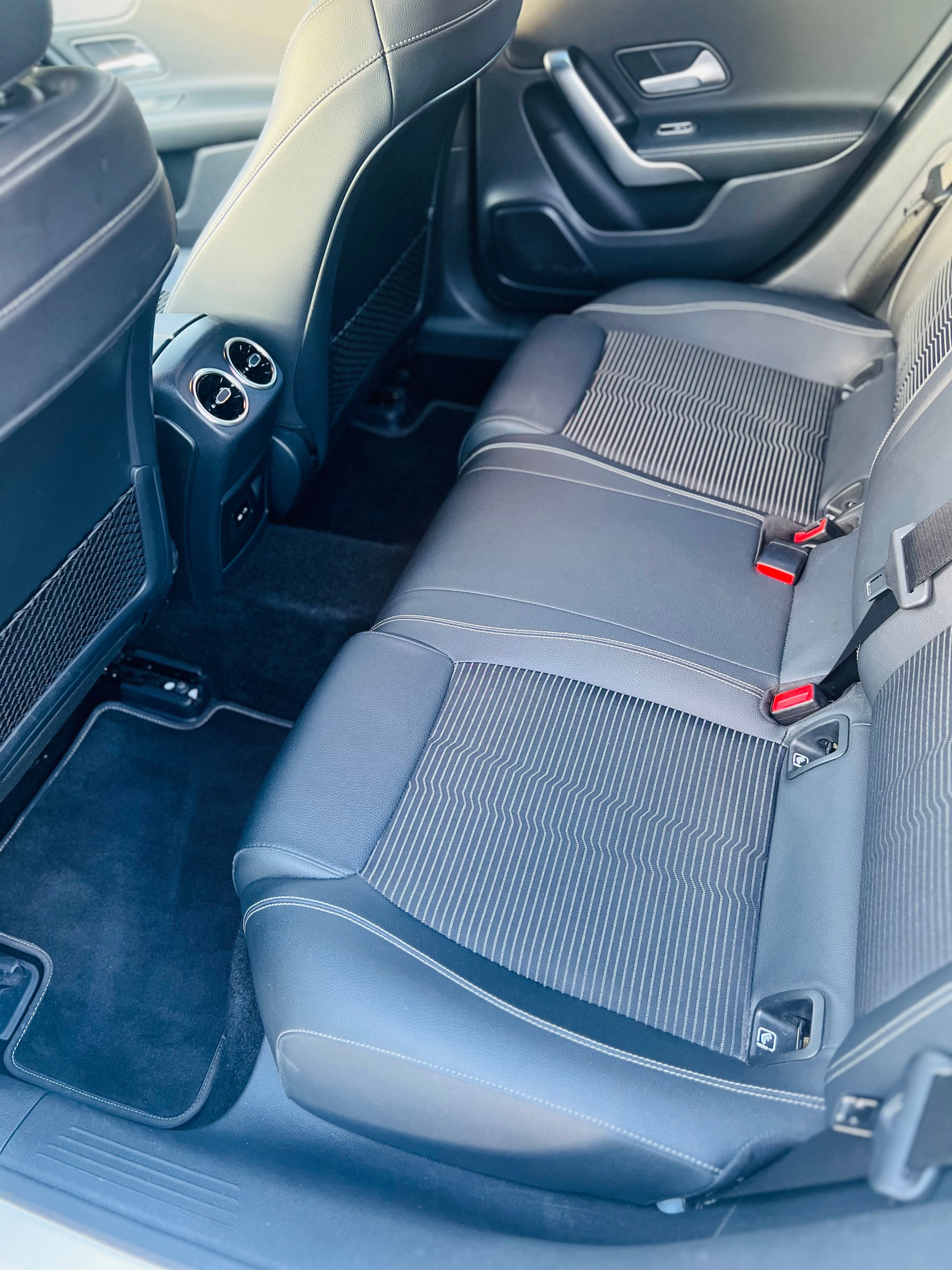 MERCEDES-BENZ A 180 d Style 8G-DCT-image-12