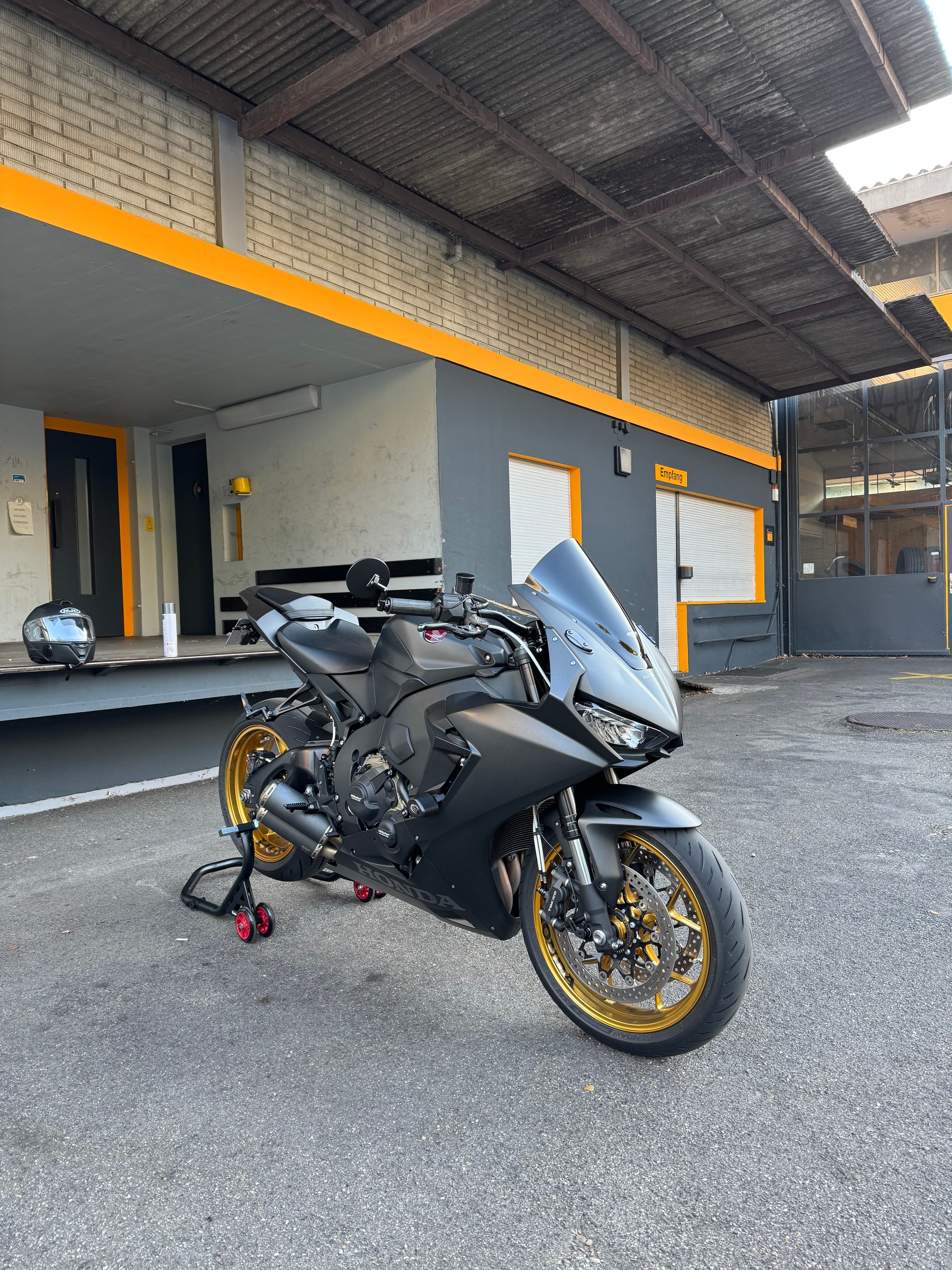 HONDA CBR 1000 RR ABS-image-0