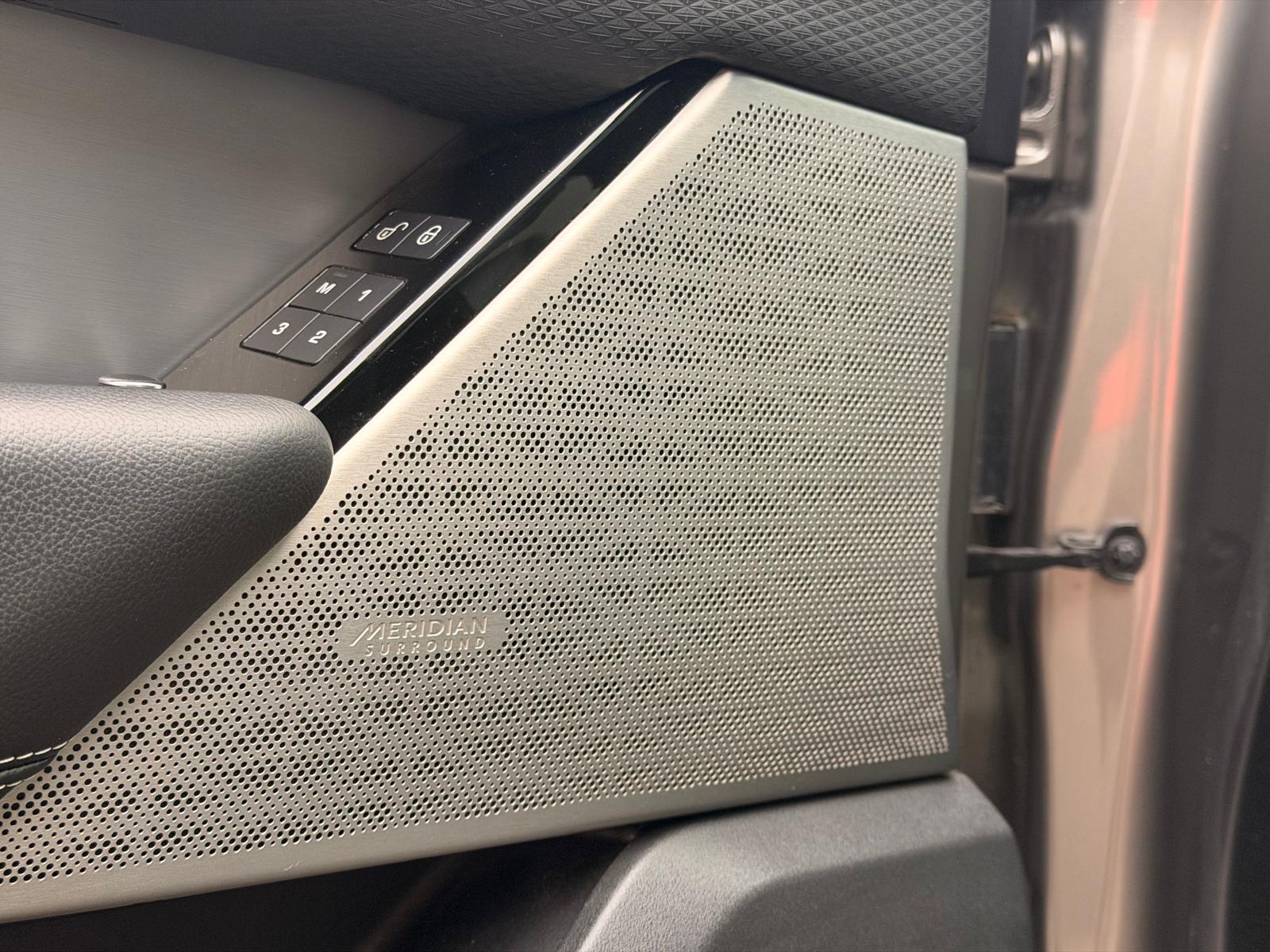 LAND ROVER Range Rover Velar R-Dynamic P 300 SE Automatic-image-14