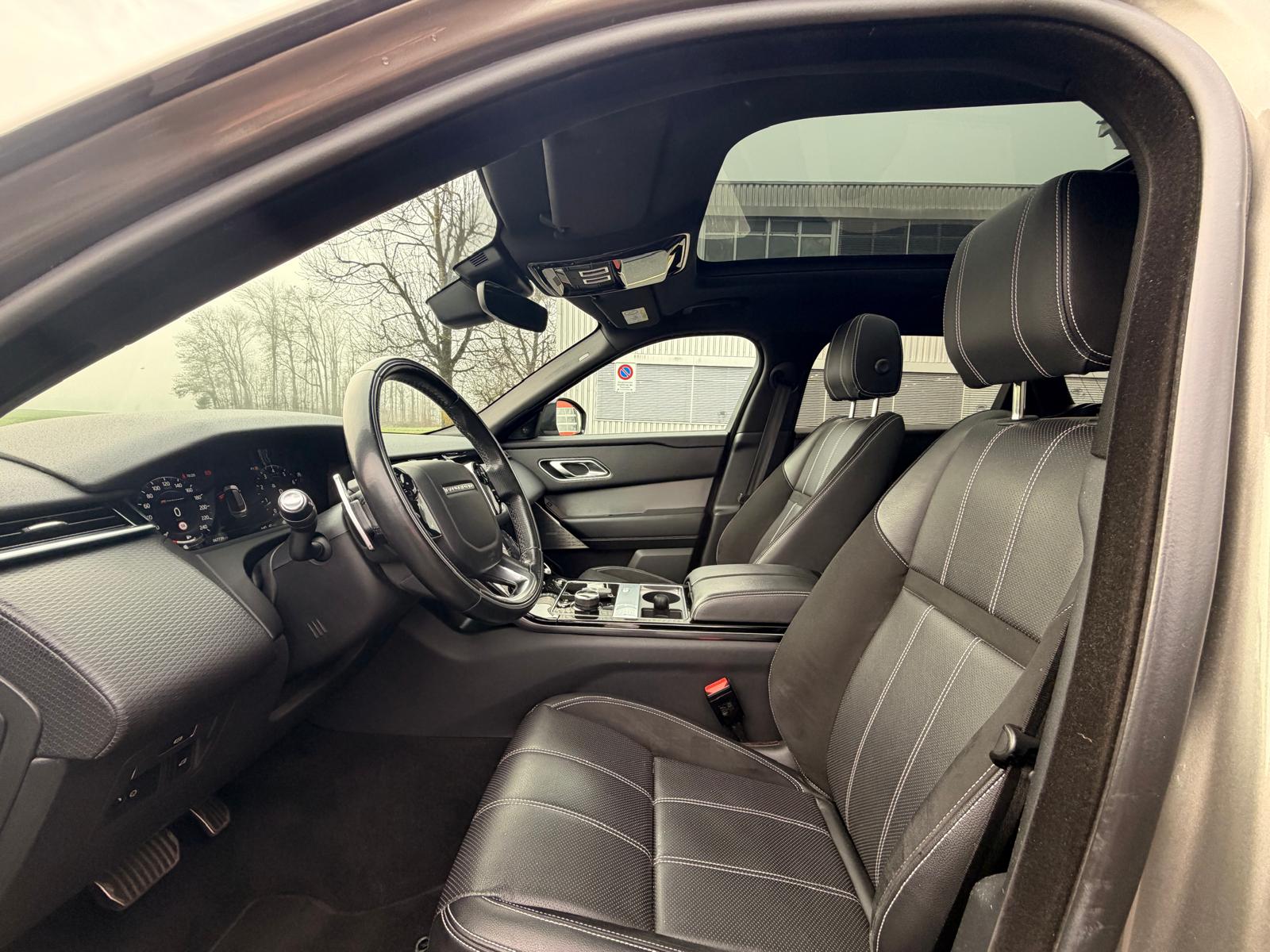 LAND ROVER Range Rover Velar R-Dynamic P 300 SE Automatic-image-9