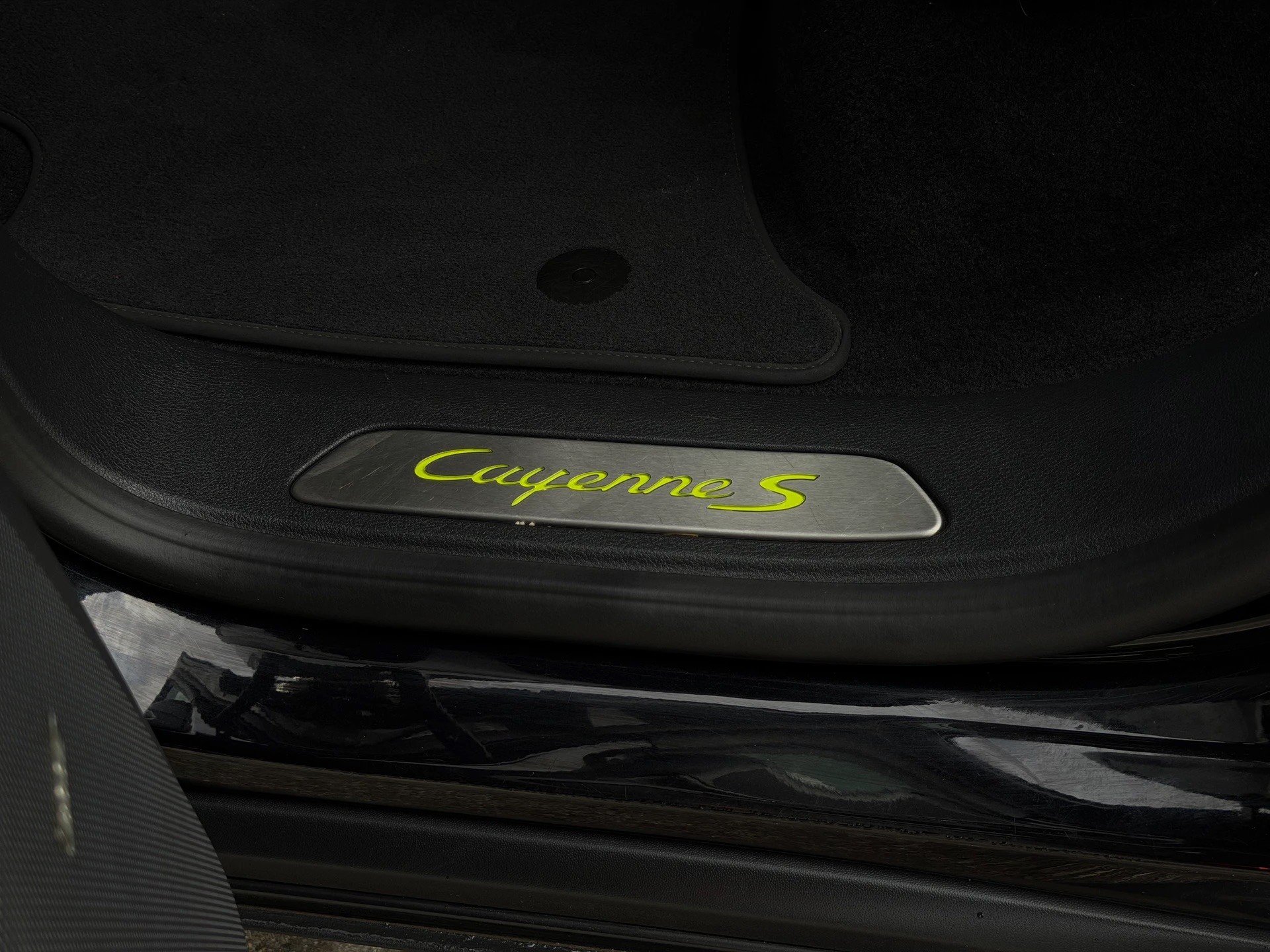 PORSCHE Cayenne S E-Hybrid-image-13