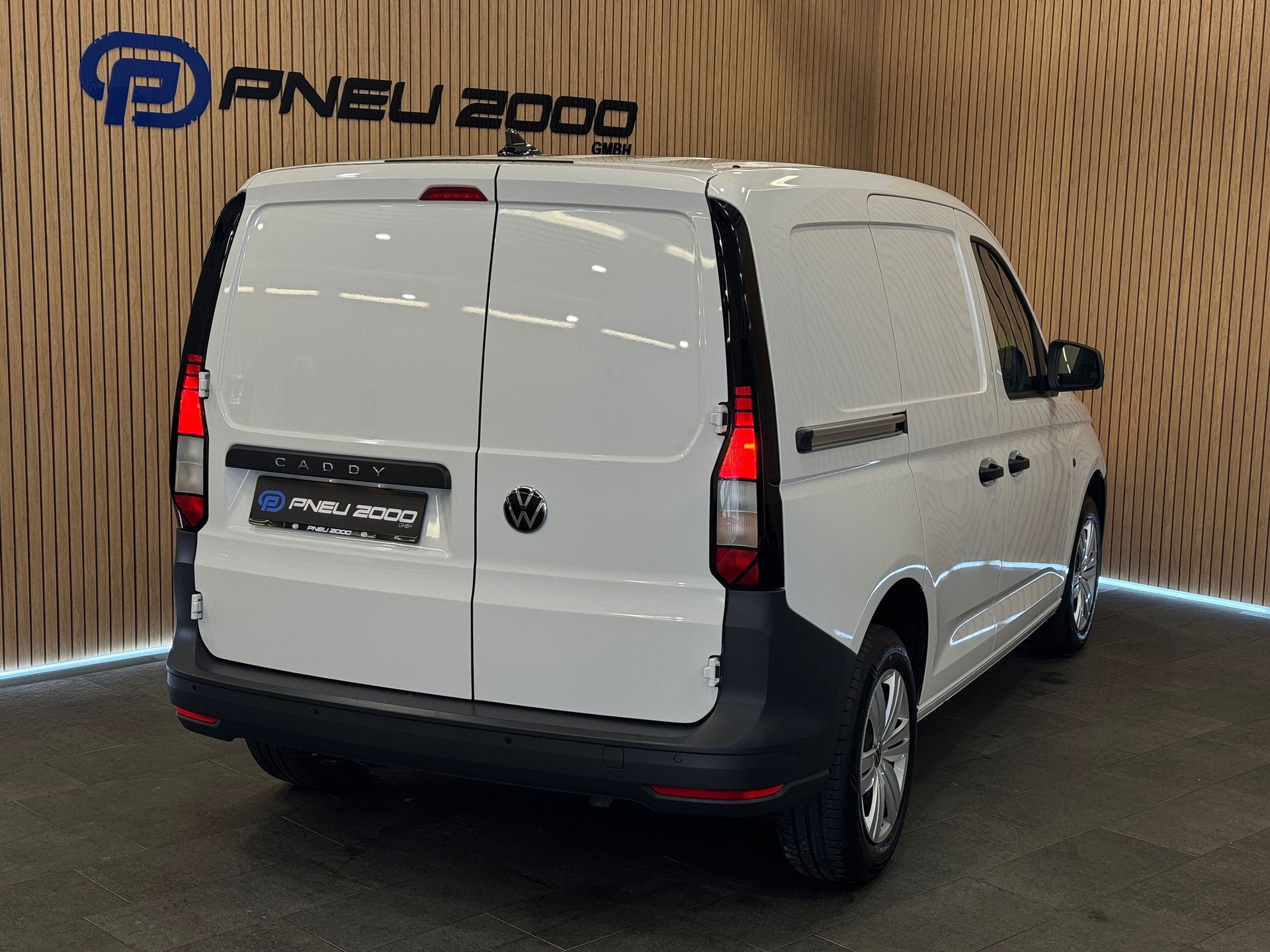 VW Caddy Cargo 1.5 TSI-showroom-element-3