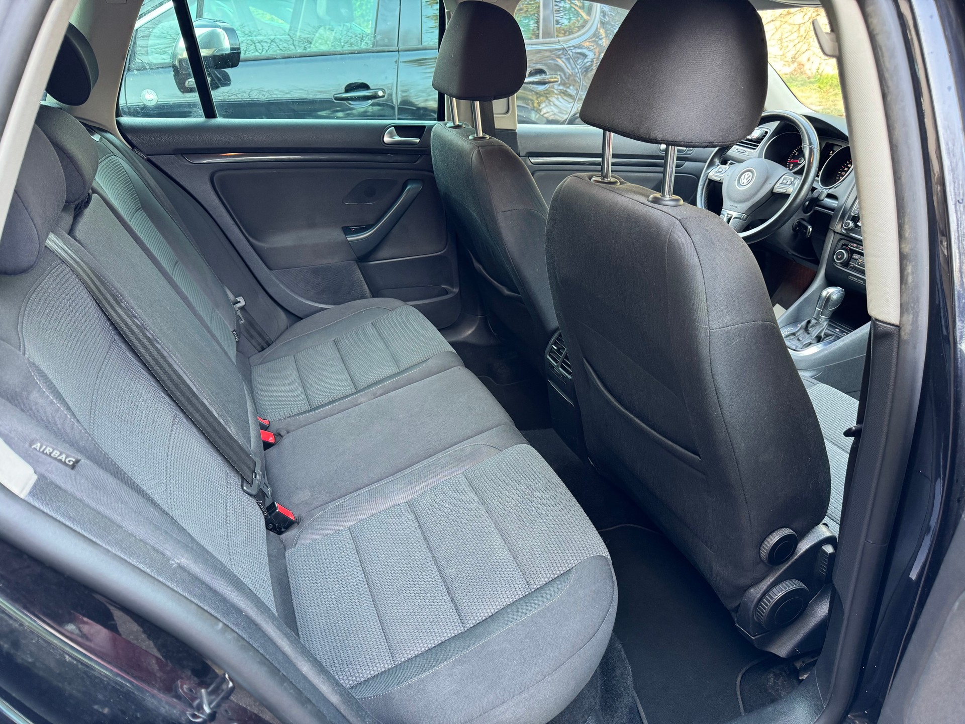 VW Golf Variant 1.4 TSI Highline DSG-image-12