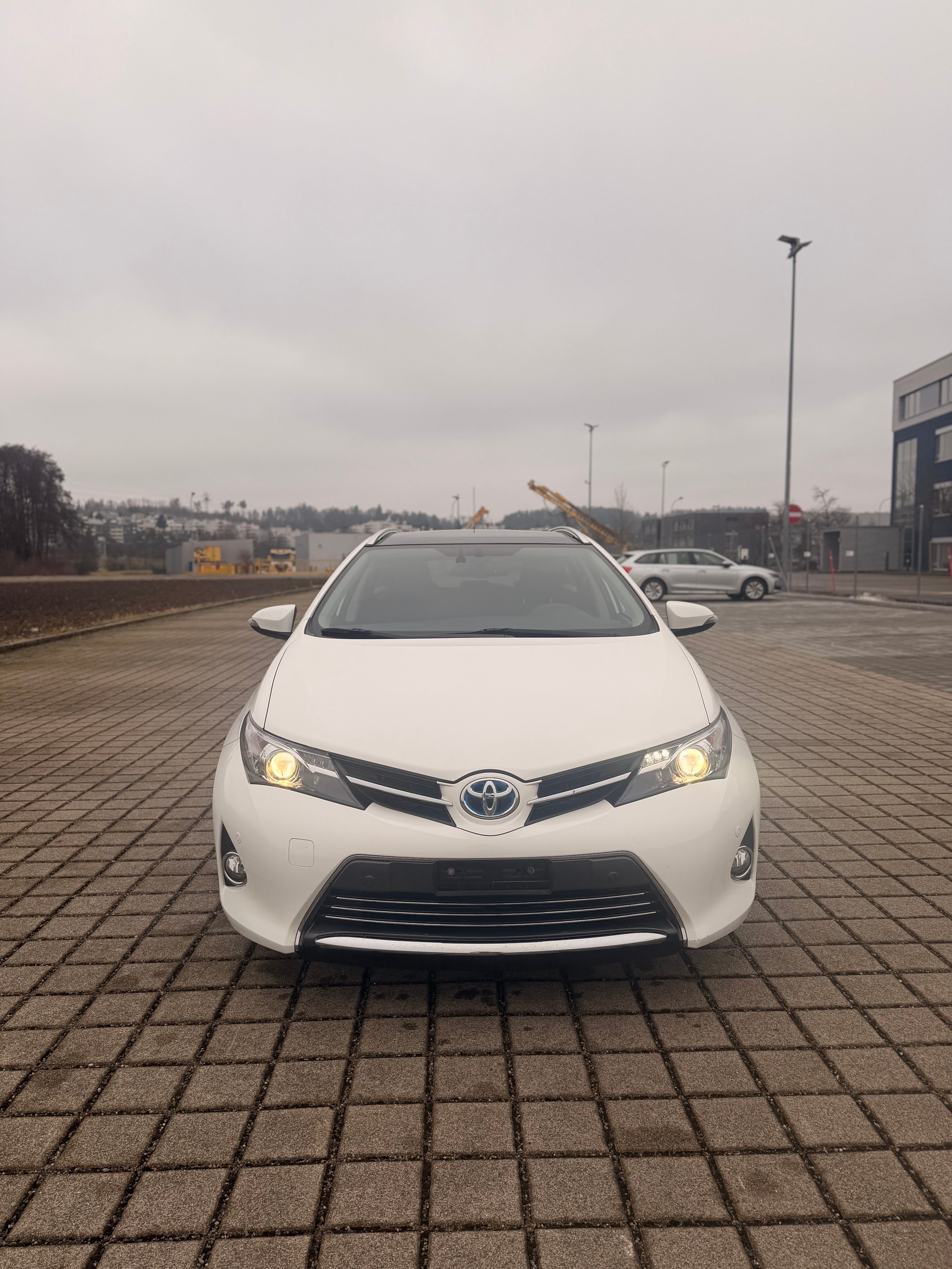TOYOTA Auris Touring Sports 1.8 16V HSD Linea Sol-showroom-element-1