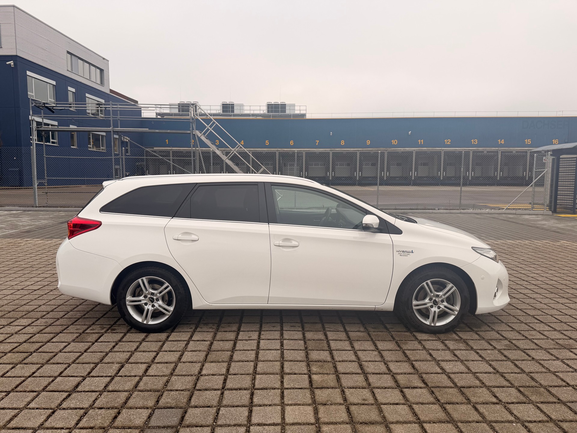 TOYOTA Auris Touring Sports 1.8 16V HSD Linea Sol-showroom-element-3