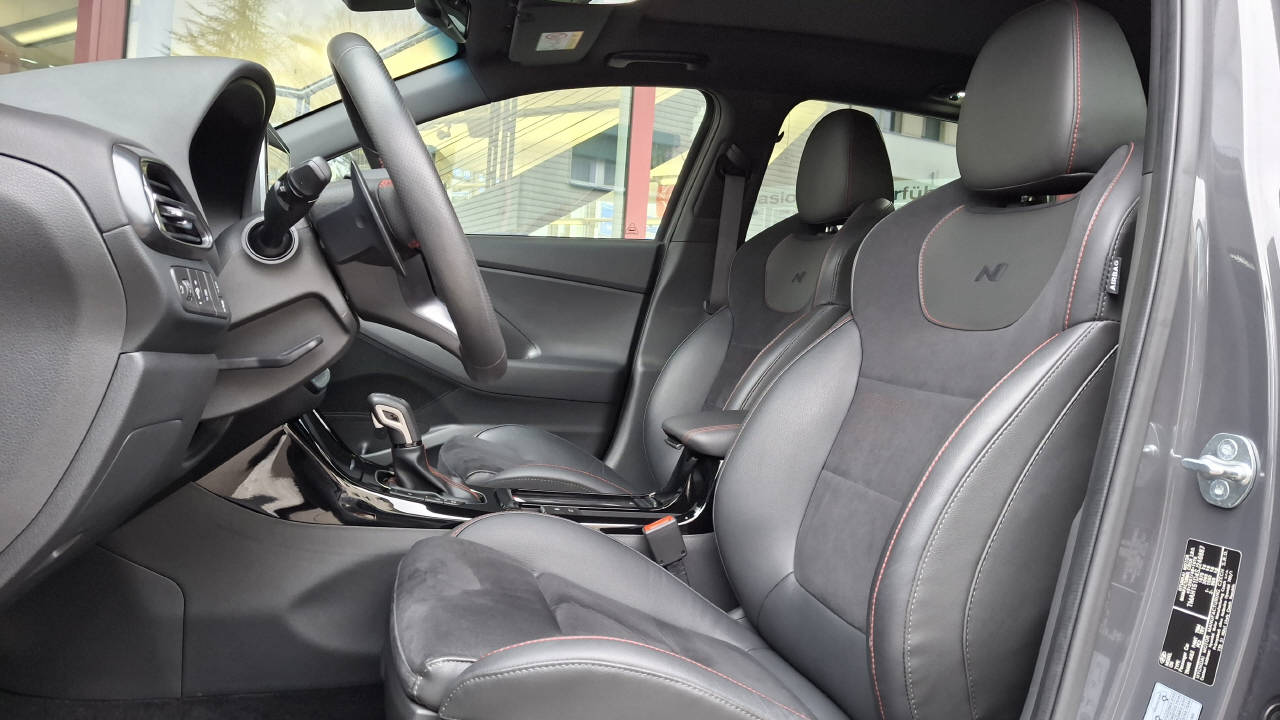 HYUNDAI i30 1.5 T-GDi N-Line-image-8