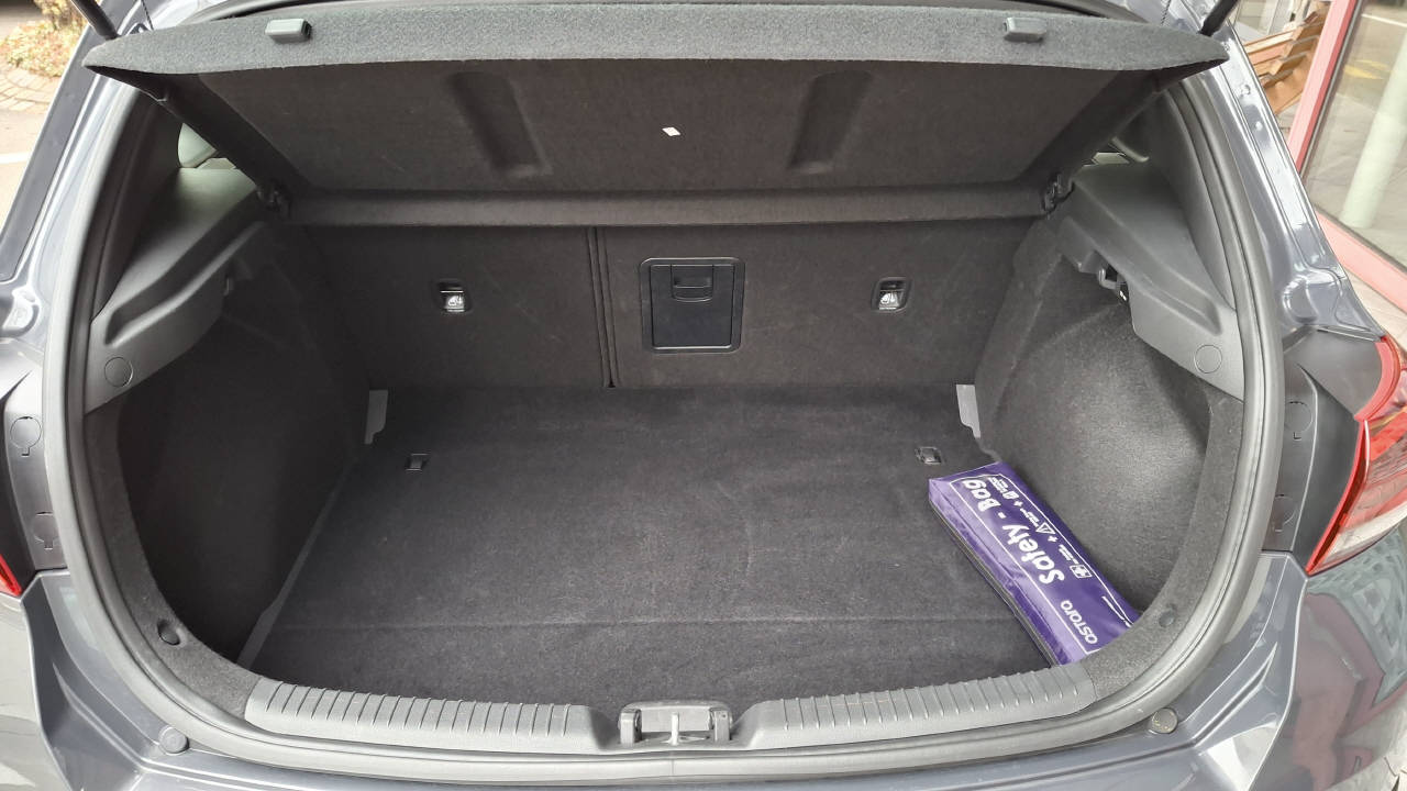 HYUNDAI i30 1.5 T-GDi N-Line-image-5