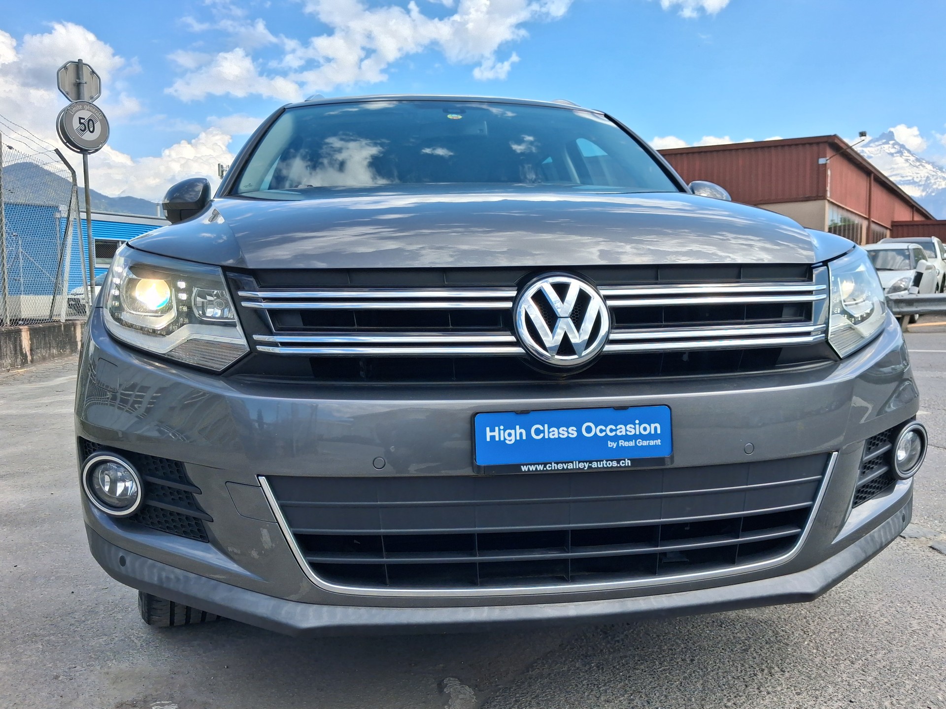 VW Tiguan 1.4 TSI Sport&Style 4Motion-image-2