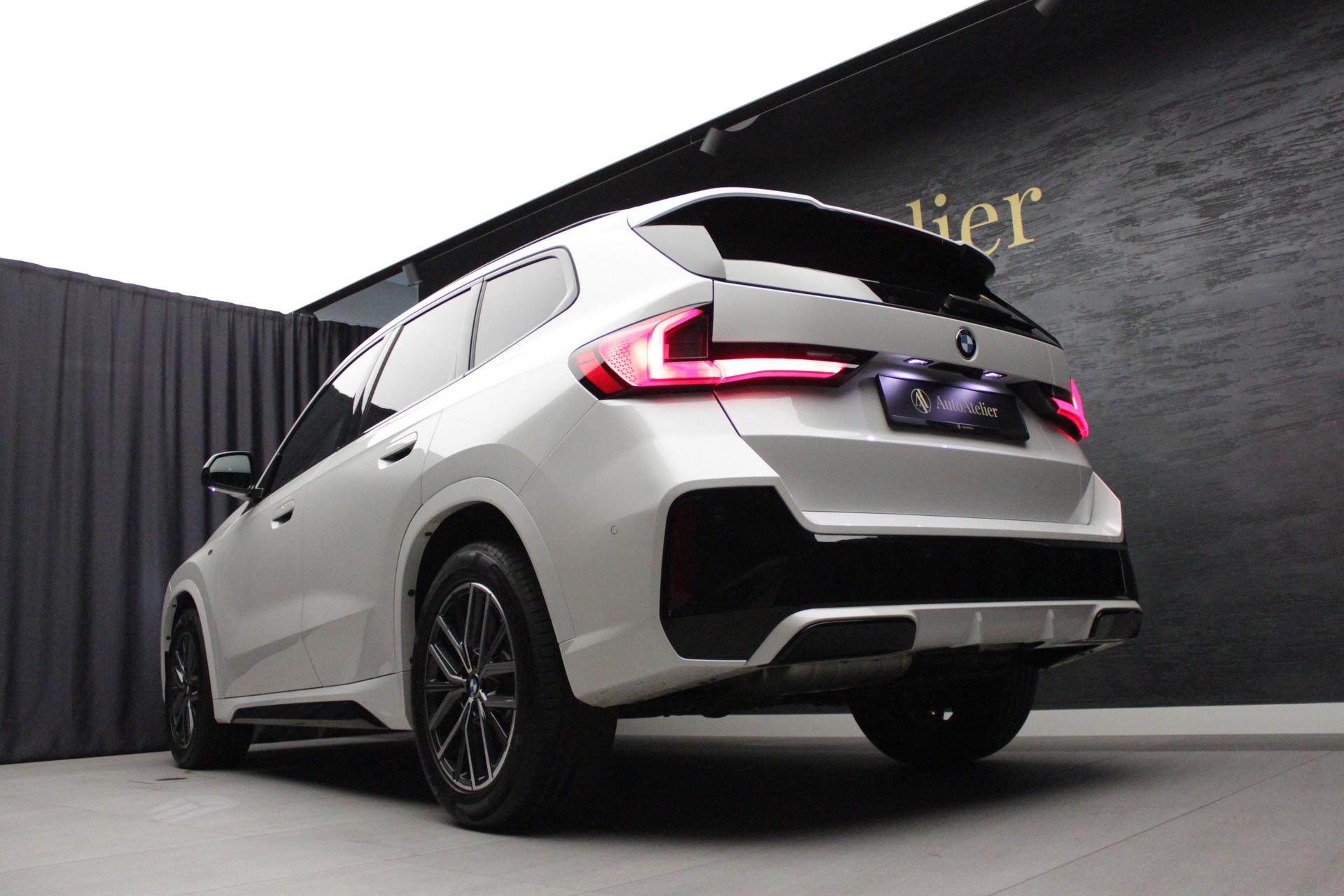 BMW X1 xDrive 23d 48V M Sport-image-8
