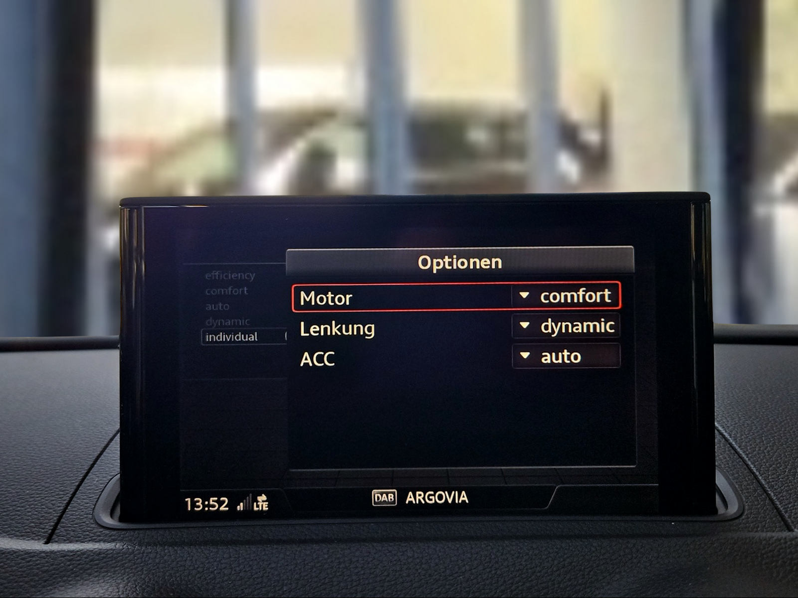 AUDI A3 Sportback 35 TFSI Sport Mythosschwarz Metallic-image-14