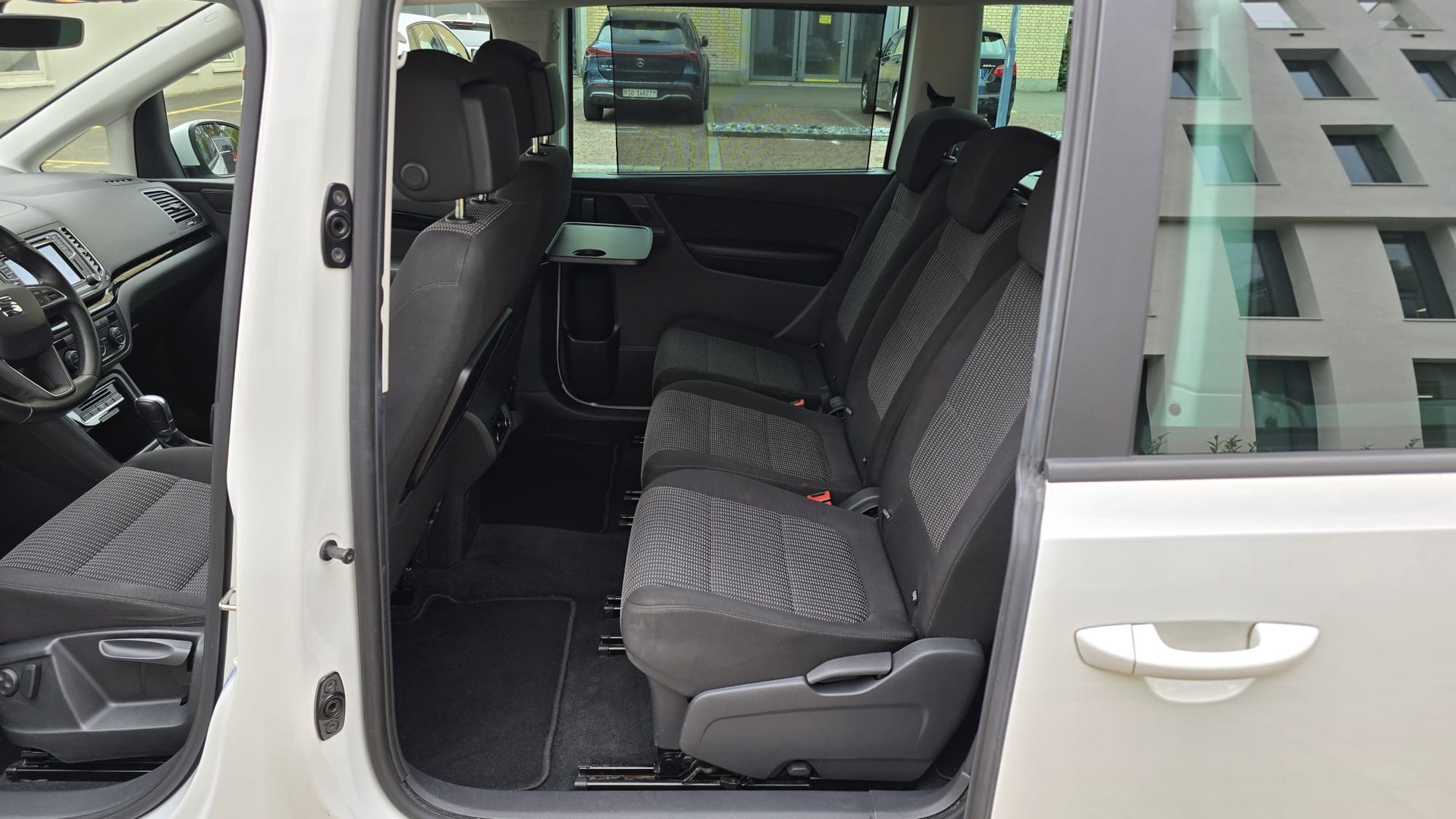 SEAT Alhambra 2.0 TDI Style DSG 7 Plätzer / Automat / Navigationsystem / Rückfahrtkamera / Frisch Ab MFK-image-12