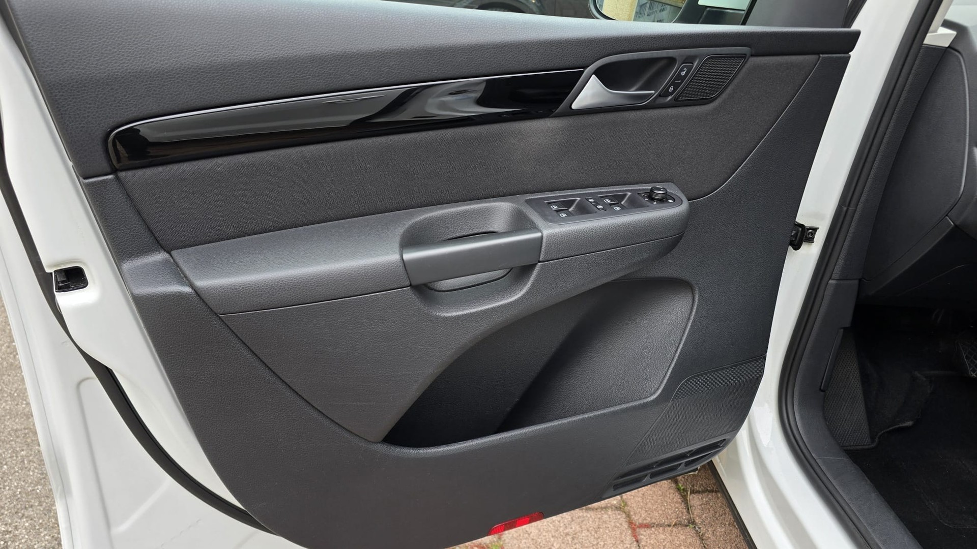 SEAT Alhambra 2.0 TDI Style DSG 7 Plätzer / Automat / Navigationsystem / Rückfahrtkamera / Frisch Ab MFK-image-10