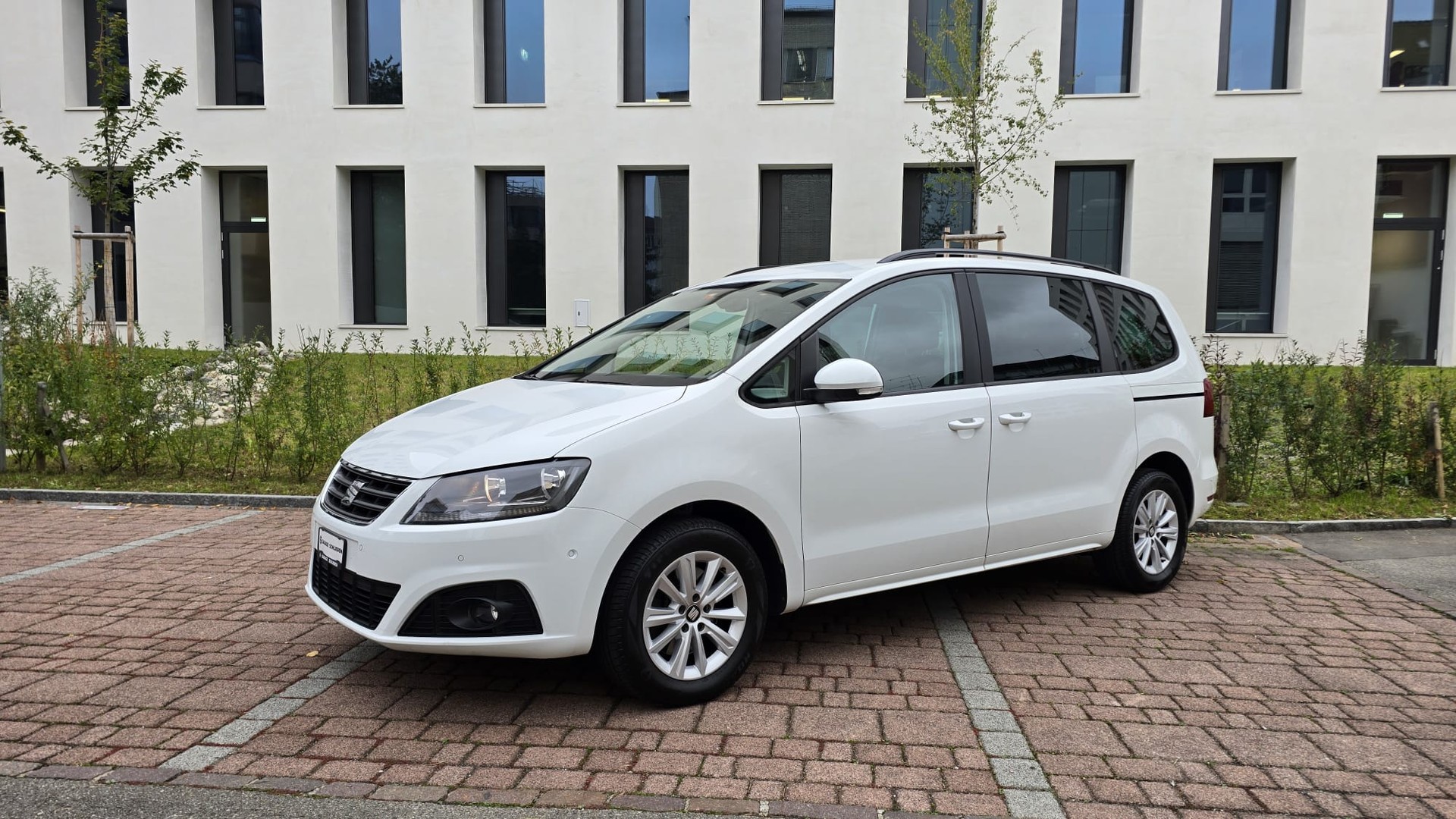 SEAT Alhambra 2.0 TDI Style DSG 7 Plätzer / Automat / Navigationsystem / Rückfahrtkamera / Frisch Ab MFK