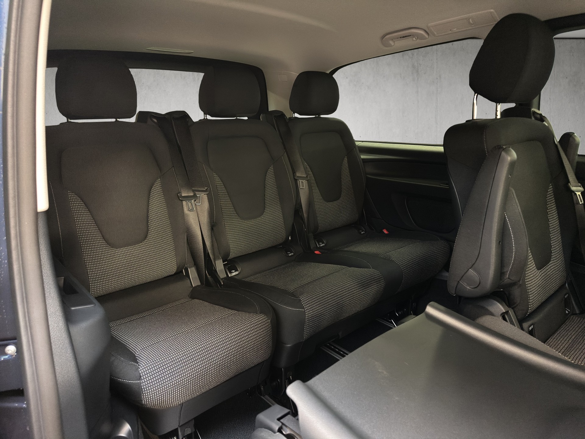 MERCEDES-BENZ Vito 116 CDI Lang Tourer 9G-Tronic 4M Select-image-9