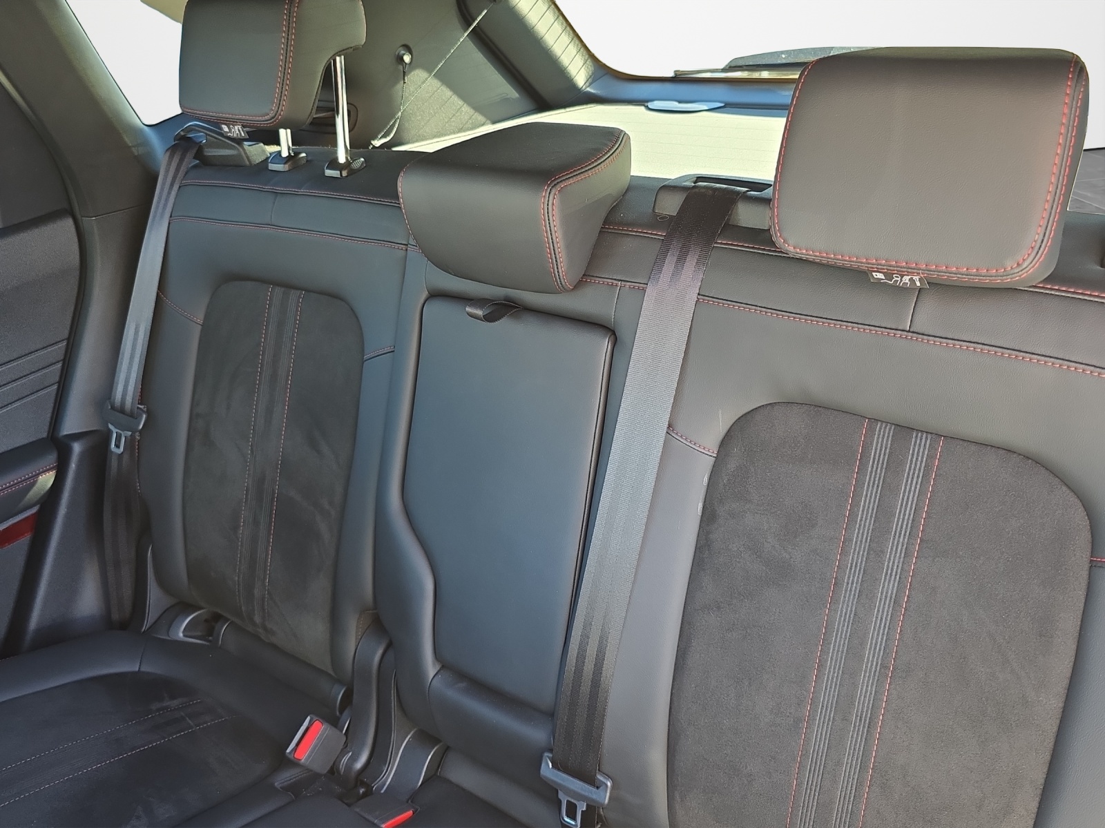 FORD Kuga 2.5 Hybrid ST-Line X 4x4-image-11