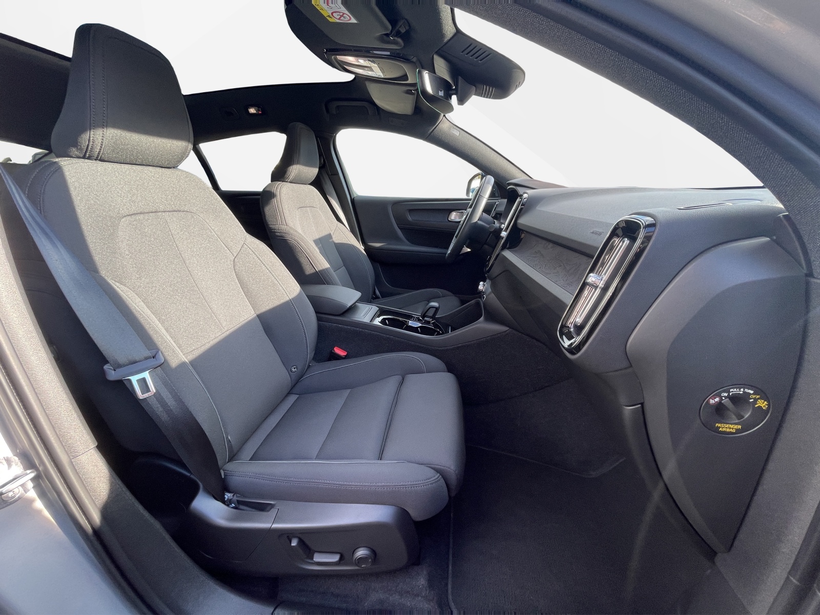 VOLVO C40 P8 Twin Recharge AWD-image-16