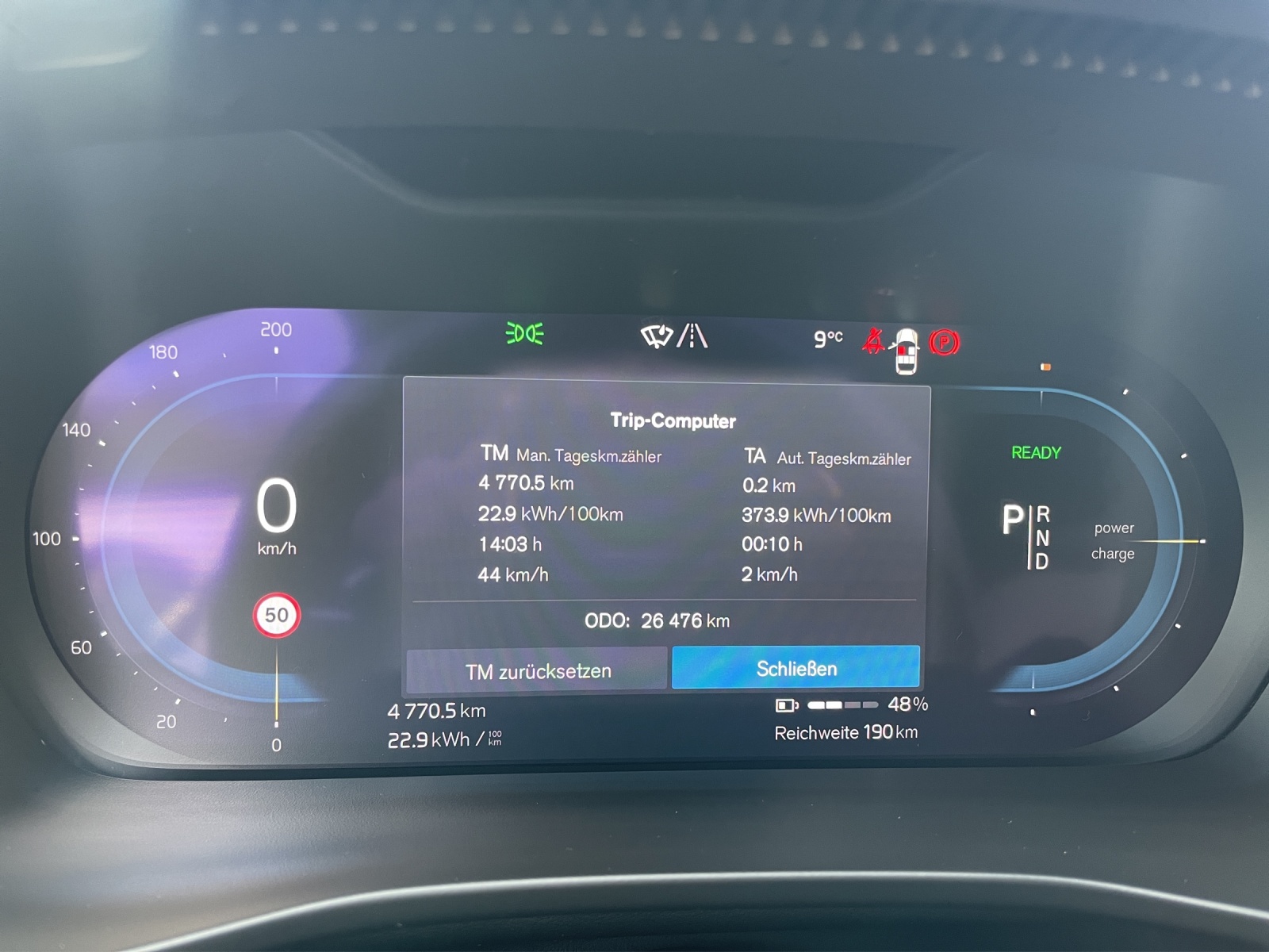 VOLVO C40 P8 Twin Recharge AWD-image-15