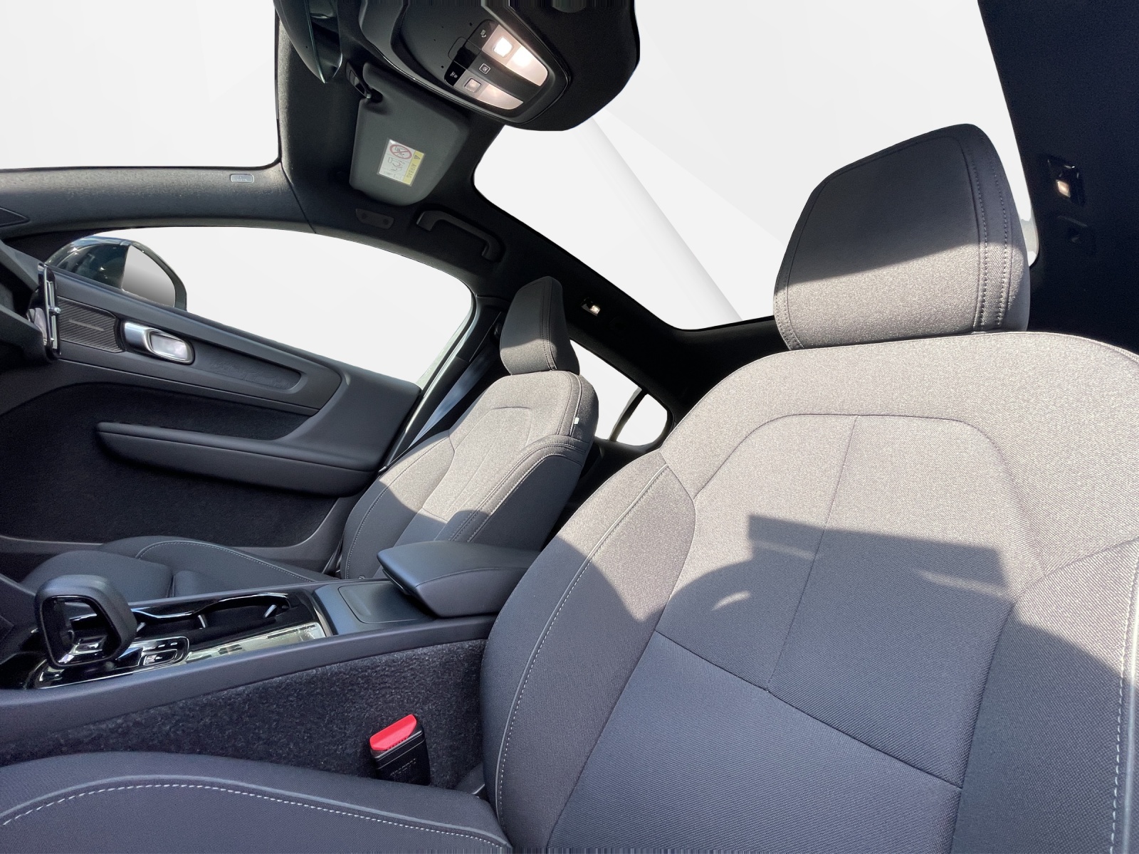 VOLVO C40 P8 Twin Recharge AWD-image-17