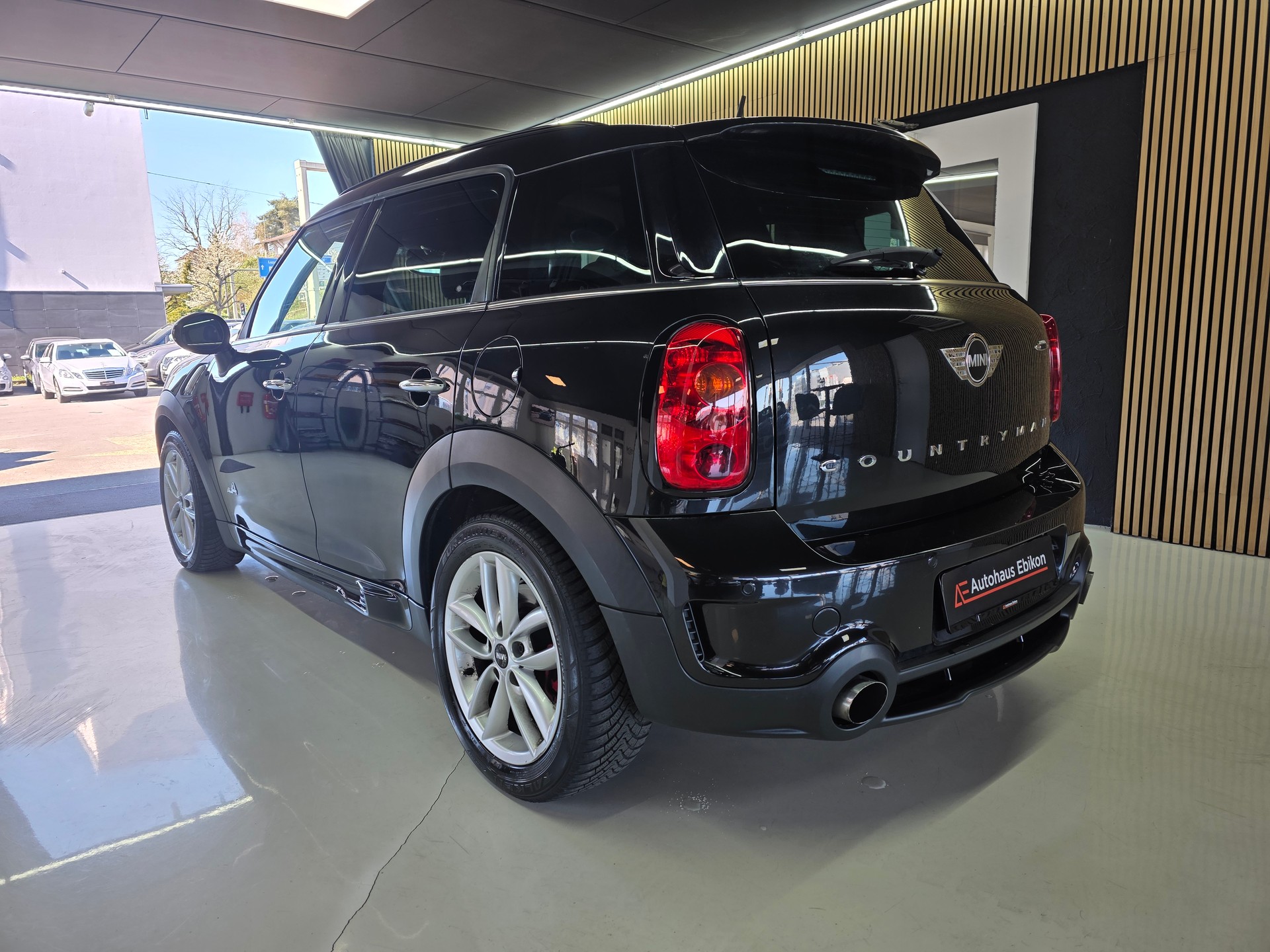 MINI Countryman John Cooper Works ALL4-image-4