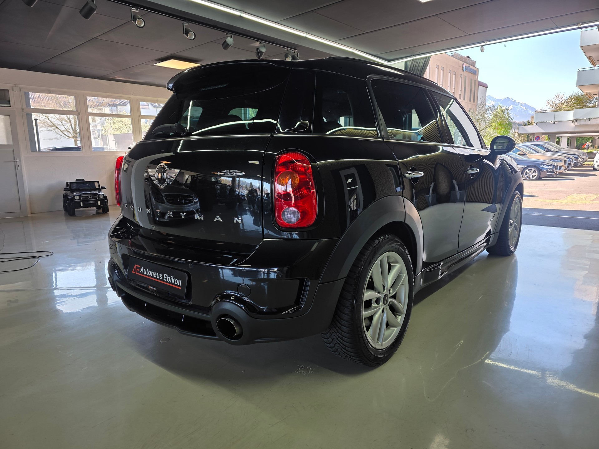 MINI Countryman John Cooper Works ALL4-image-6