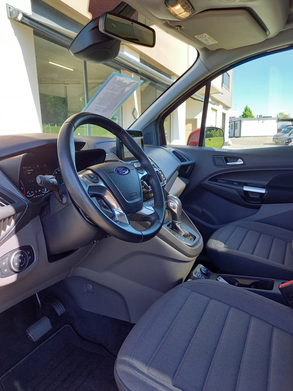 FORD Grand Tourneo Connect 1.5 EcoBlue Titanium Automat **7 Sitze**-image-5