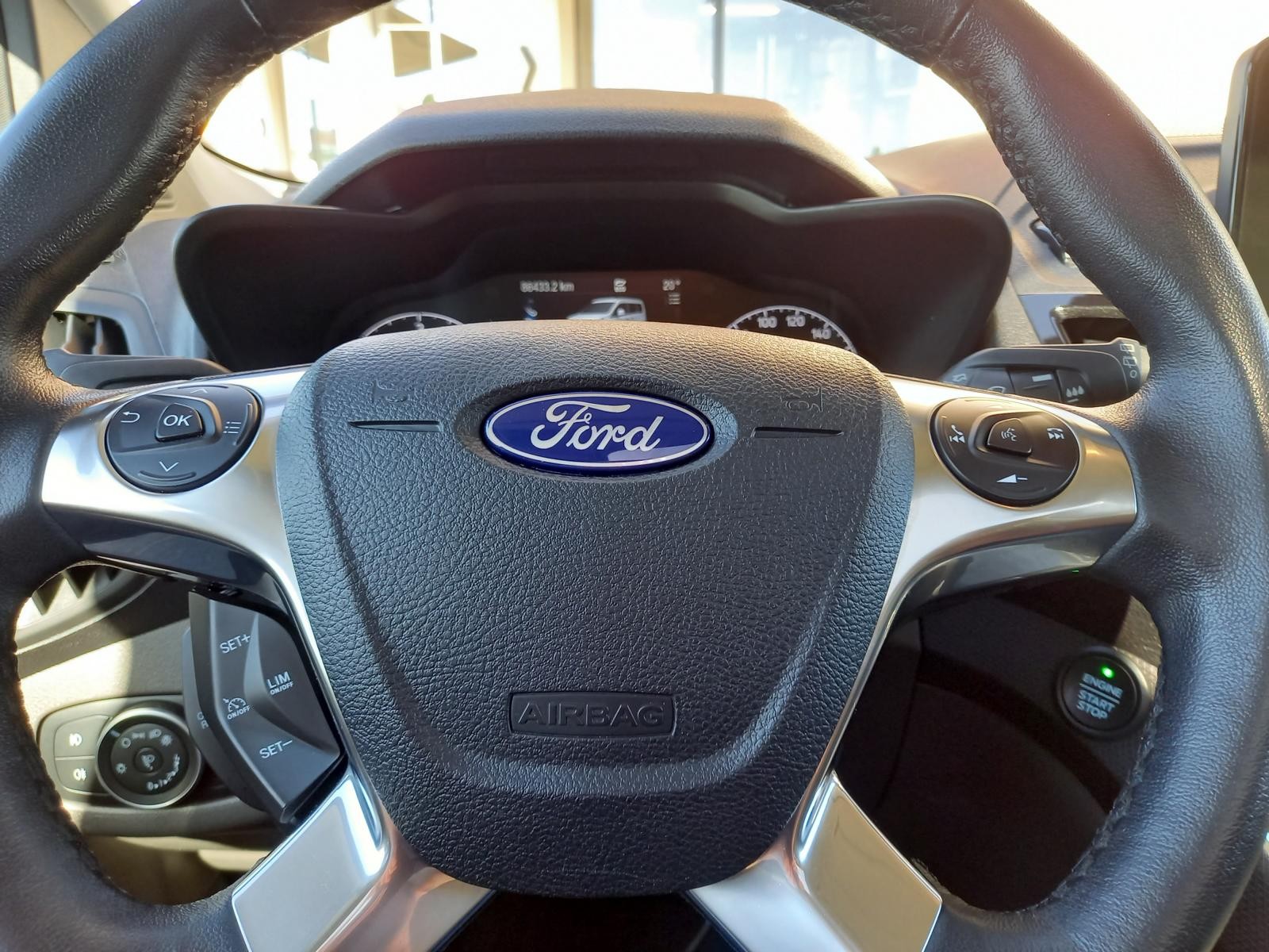 FORD Grand Tourneo Connect 1.5 EcoBlue Titanium Automat **7 Sitze**-image-6
