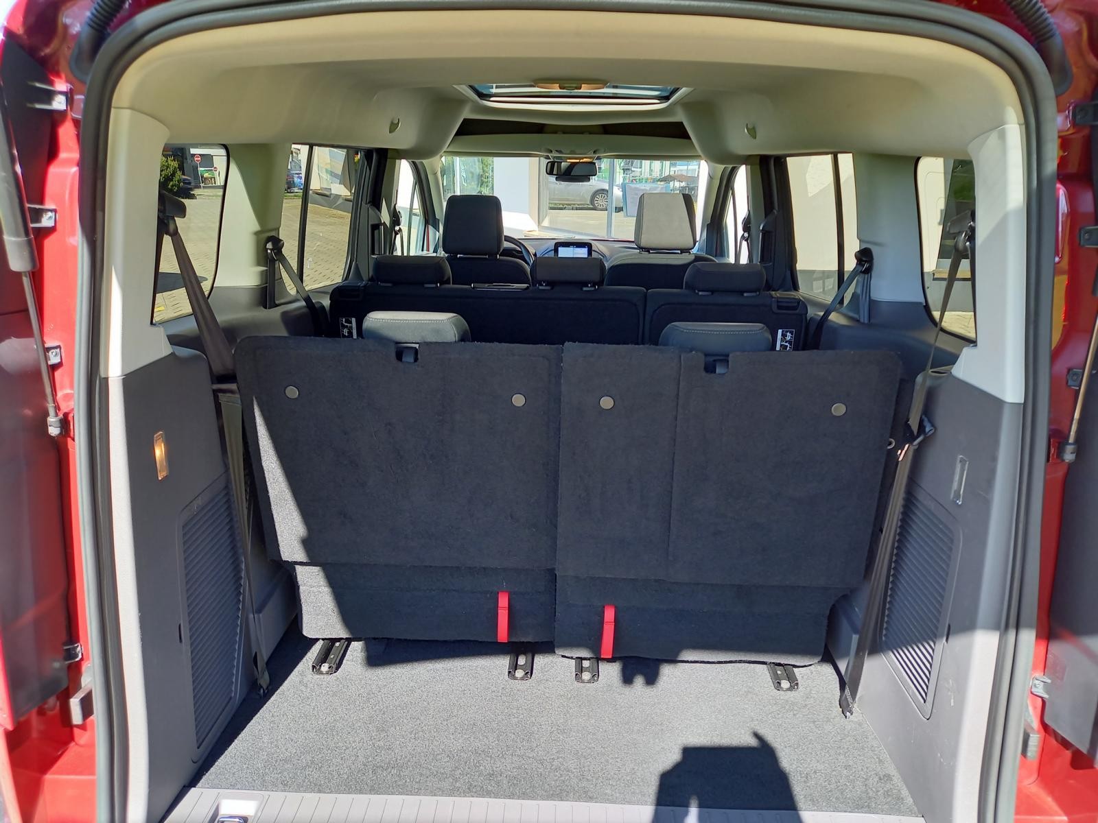 FORD Grand Tourneo Connect 1.5 EcoBlue Titanium Automat **7 Sitze**-image-14