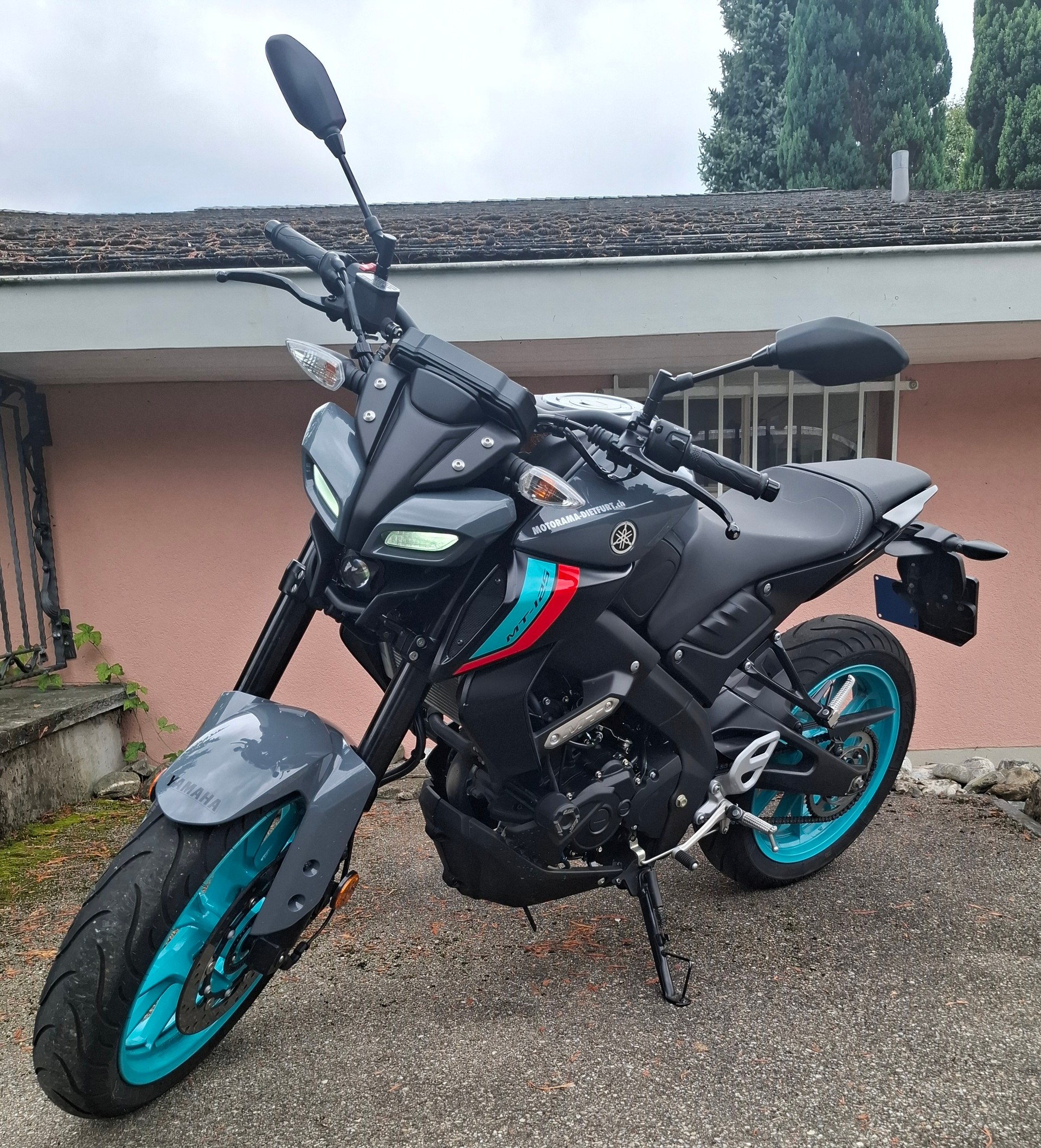 YAMAHA MT 125-image-3