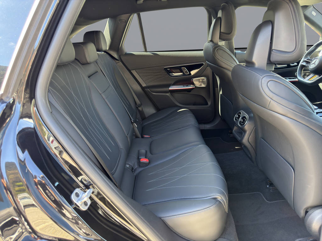 MERCEDES-BENZ GLC 300 AMG Line 4matic-image-14