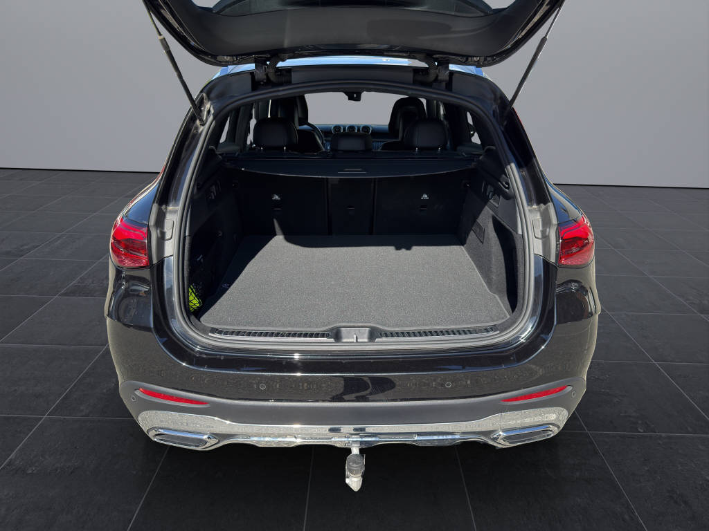MERCEDES-BENZ GLC 300 AMG Line 4matic-image-16