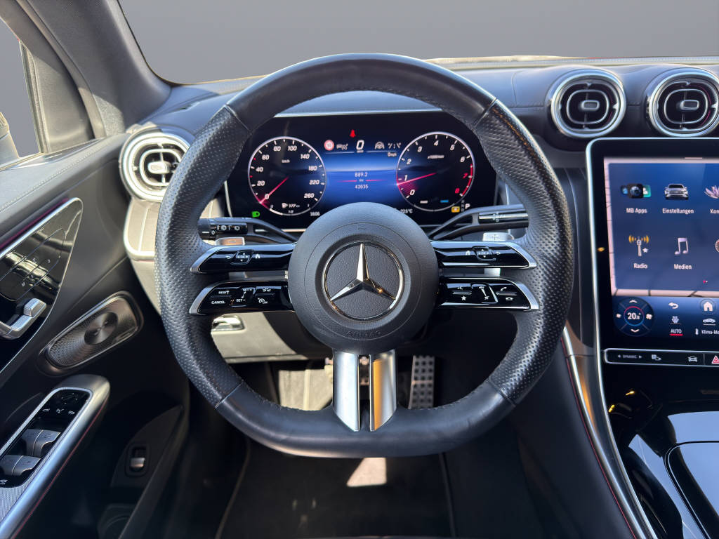 MERCEDES-BENZ GLC 300 AMG Line 4matic-image-9