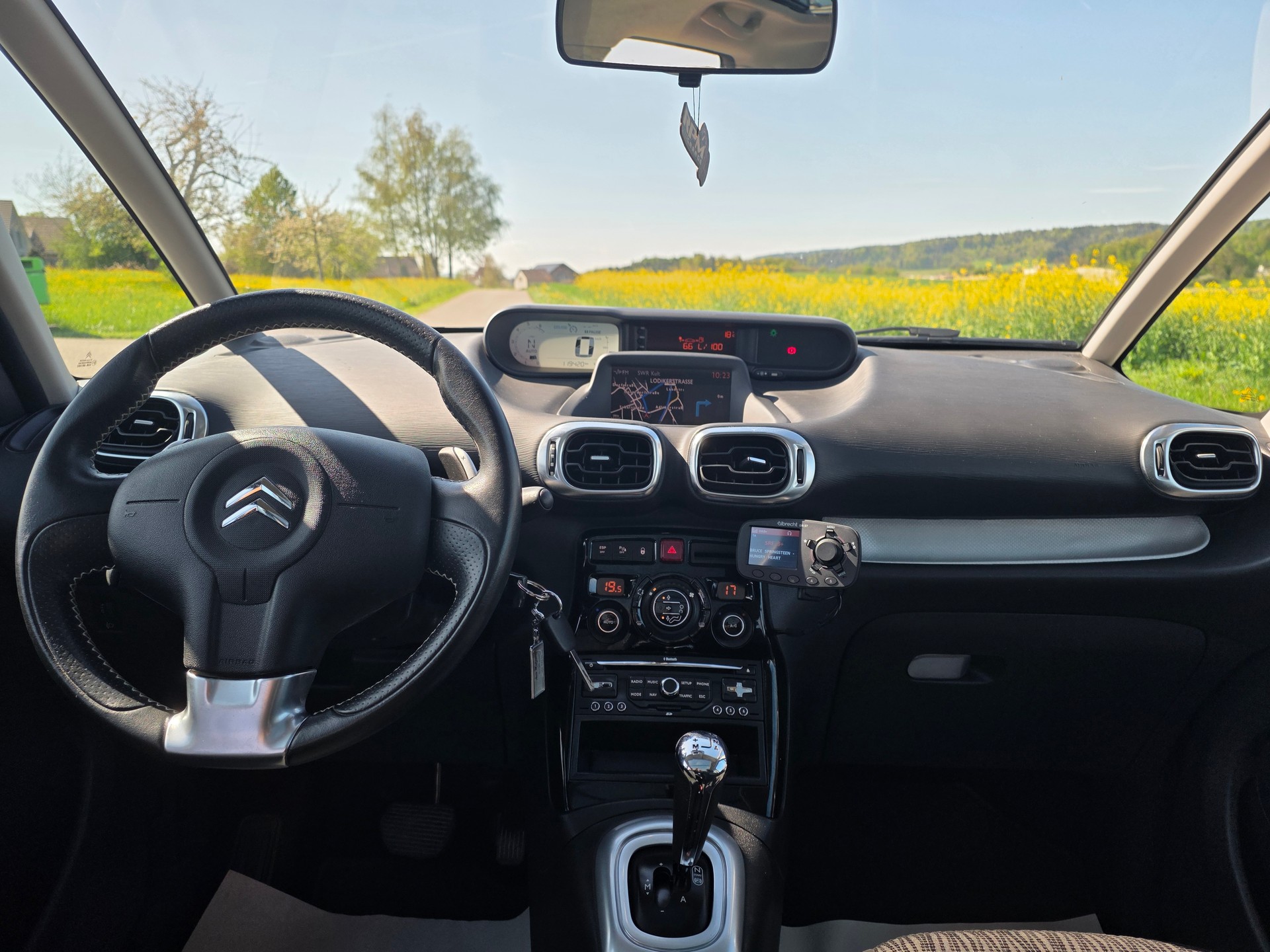 CITROEN C3 Picasso 1.6i 16V Exclusive EGS6-image-10