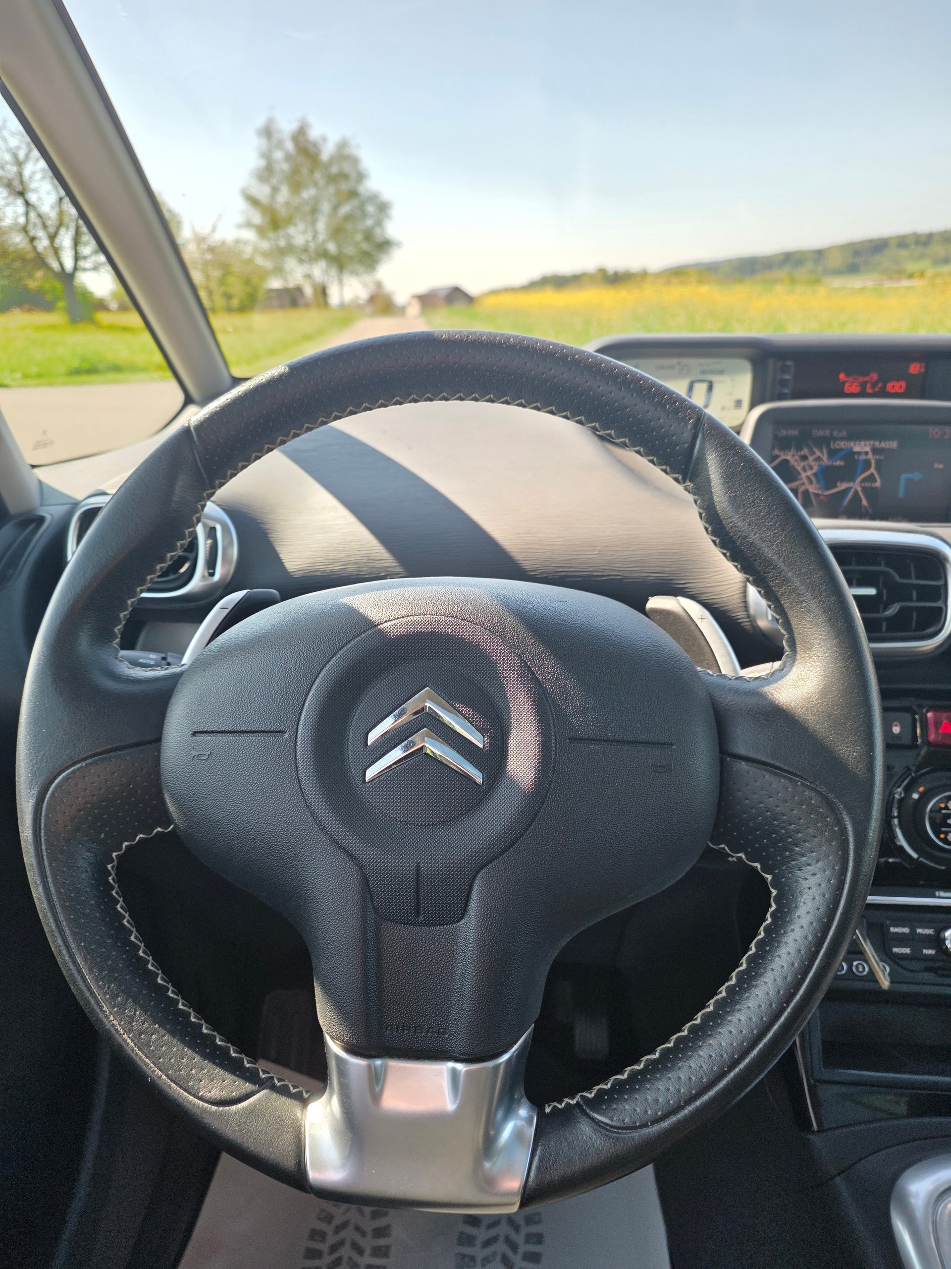 CITROEN C3 Picasso 1.6i 16V Exclusive EGS6-image-12