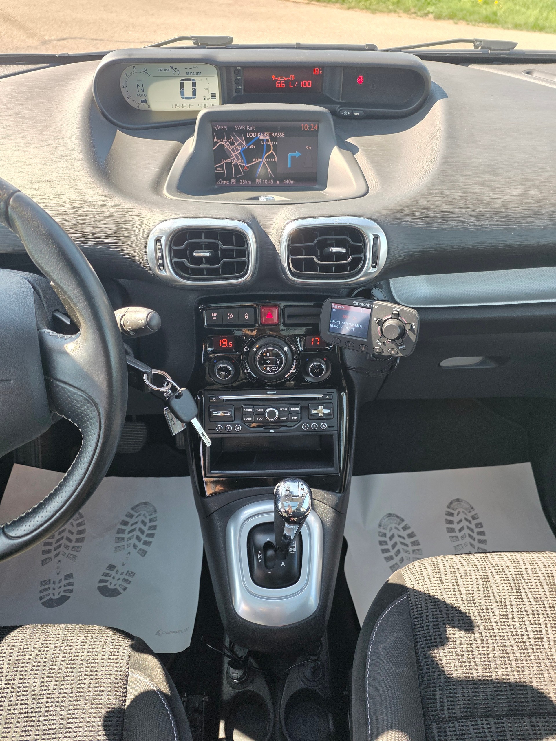 CITROEN C3 Picasso 1.6i 16V Exclusive EGS6-image-11