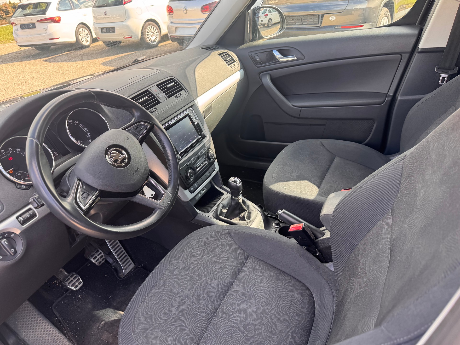 SKODA Yeti 2.0 TDI Outdoor Adventure 4x4-image-6