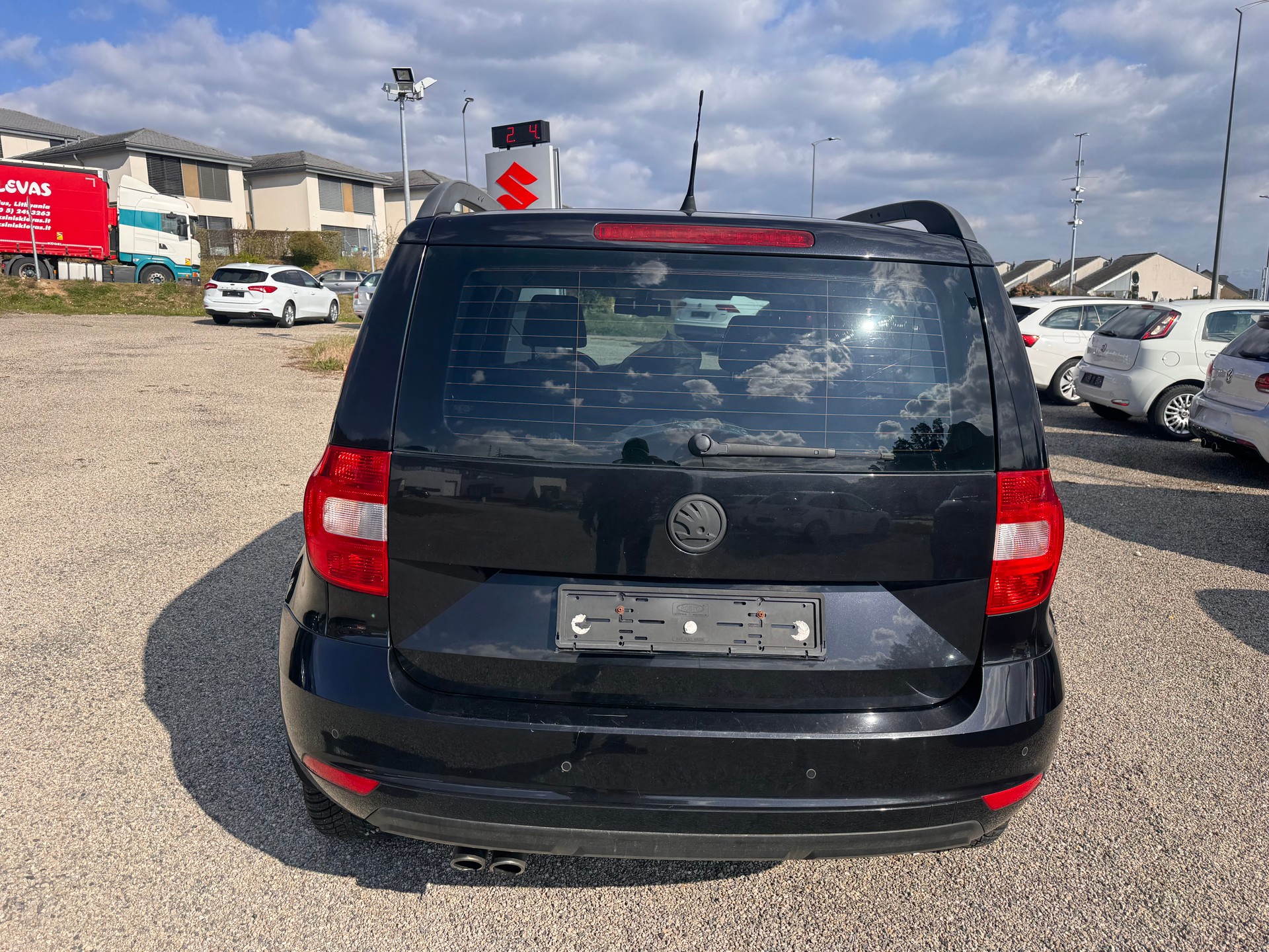 SKODA Yeti 2.0 TDI Outdoor Adventure 4x4-image-4