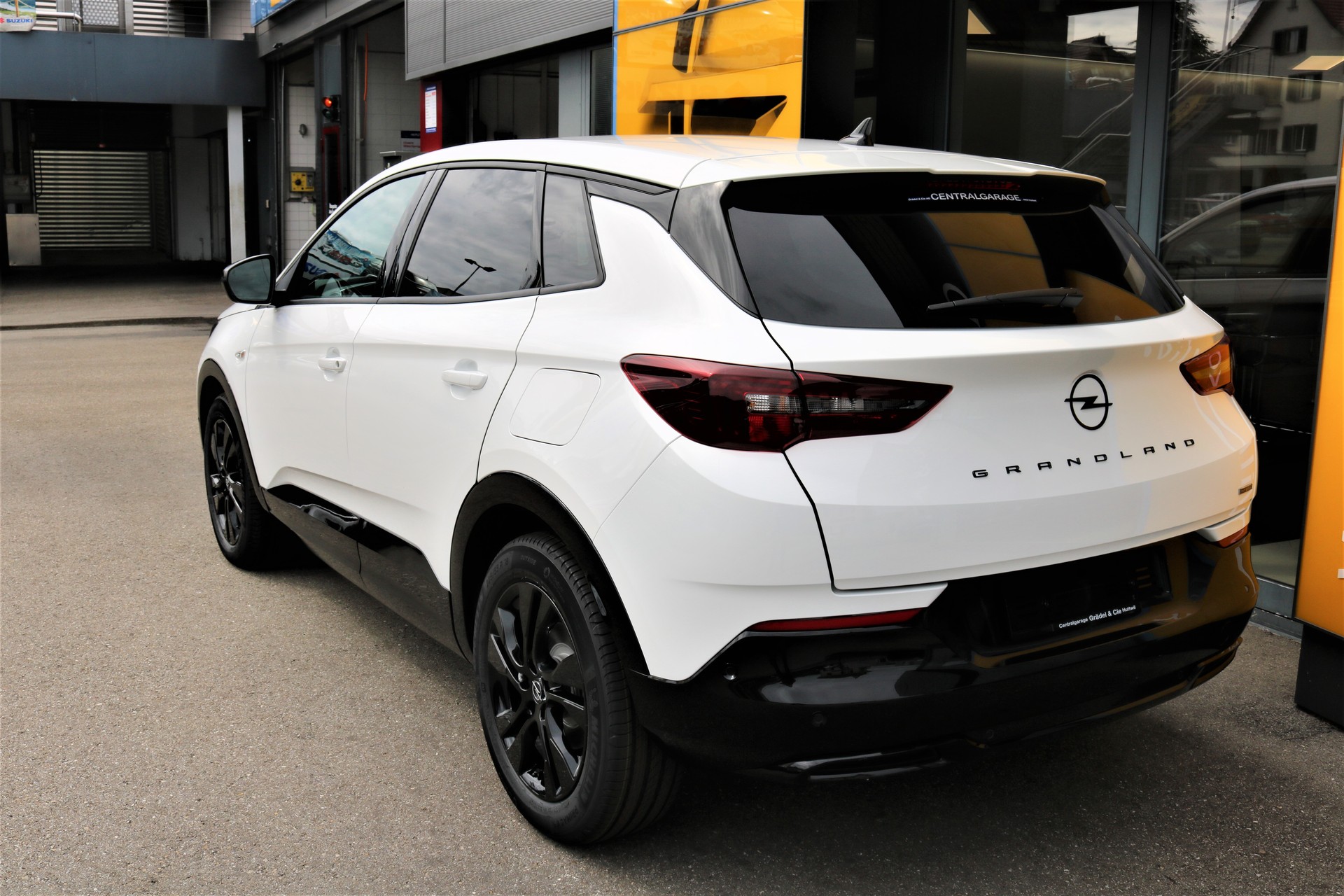 OPEL Grandland 1.6 Hybrid GS Line-showroom-element-2