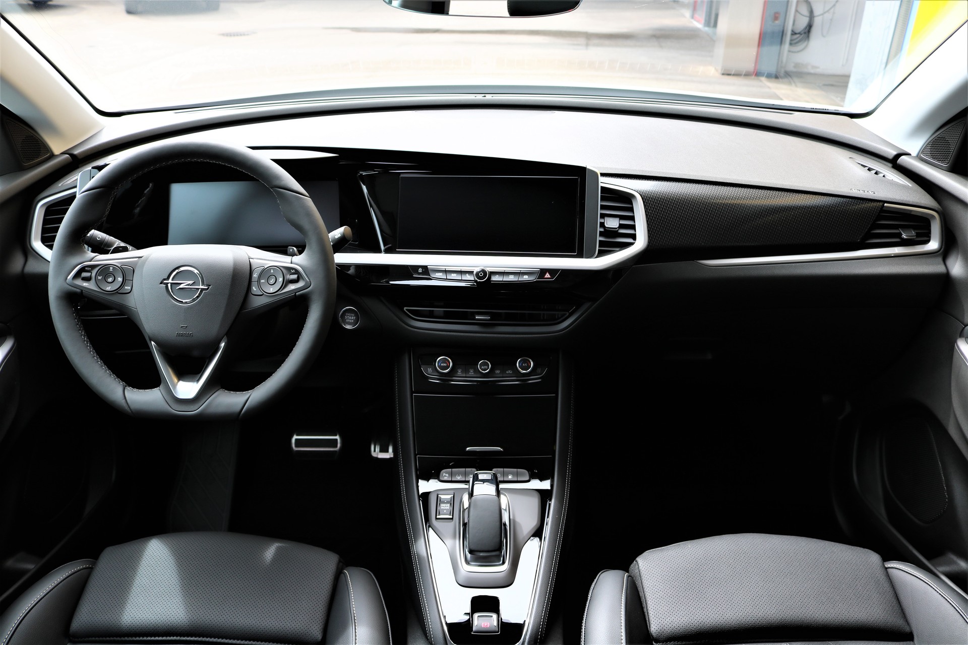 OPEL Grandland 1.6 Hybrid GS Line-showroom-element-3