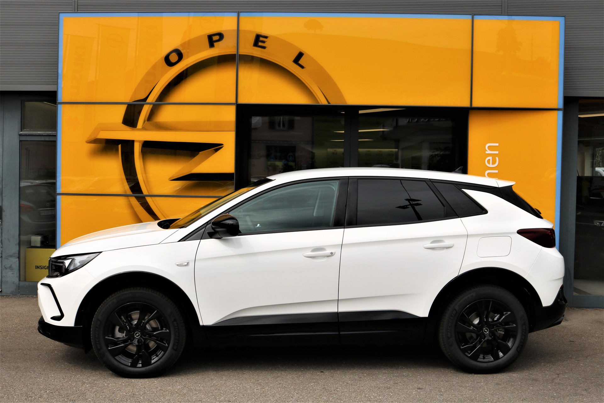 OPEL Grandland 1.6 Hybrid GS Line-showroom-element-1