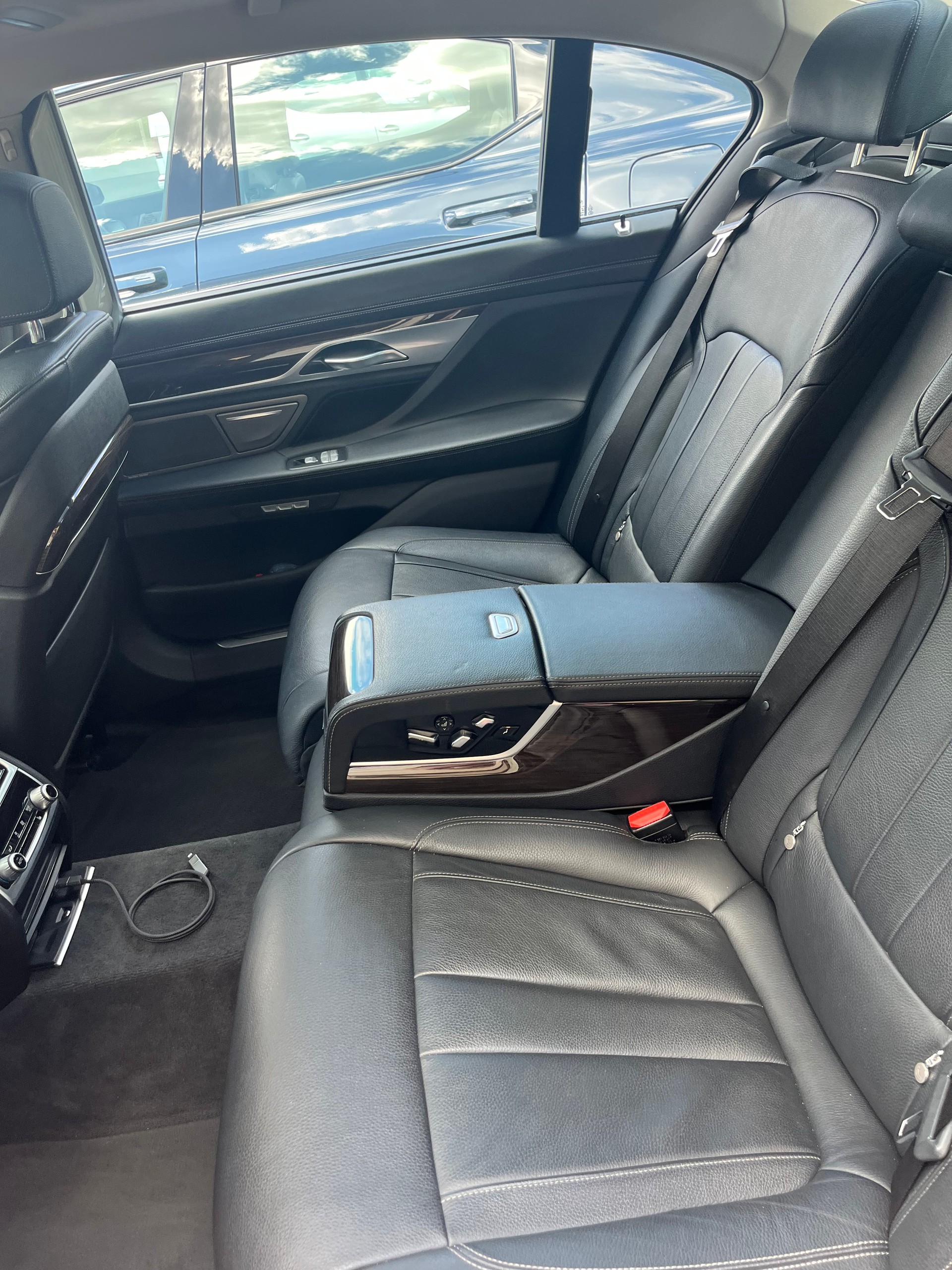 BMW 730Ld xDrive-image-3