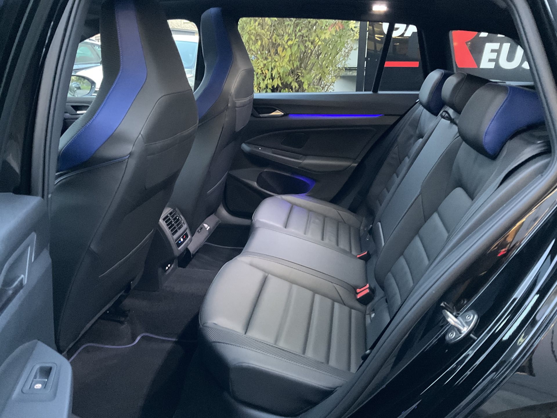 VW Golf Variant R 2.0 TSI 333PS 4 MOTION *** FACELIFT MIT TOPAUSSTATTUNG ***-image-28